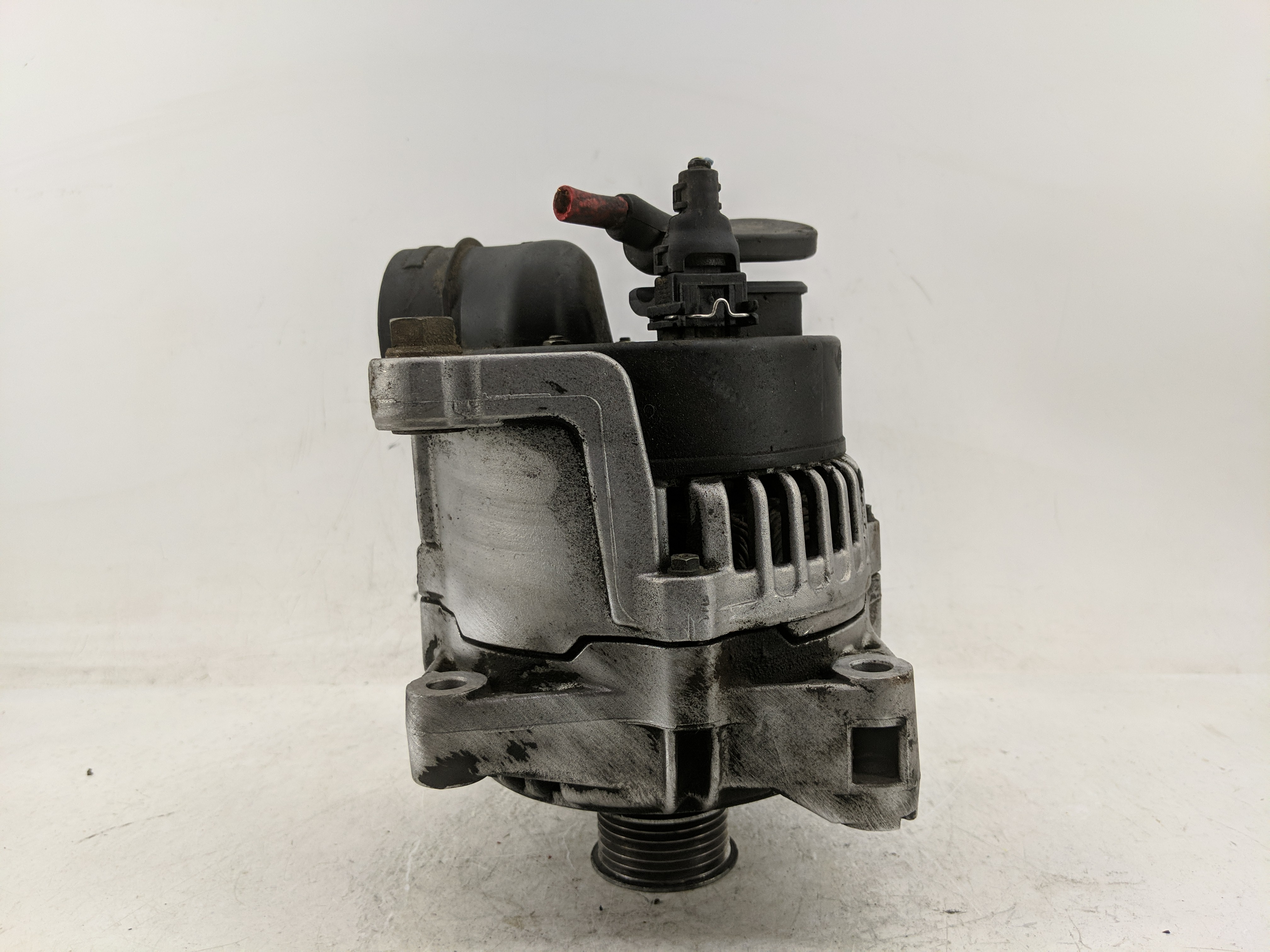 Picture of 1998-1999 Bmw 323i Alternator Generator Charging Assembly Engine Oem 1238205