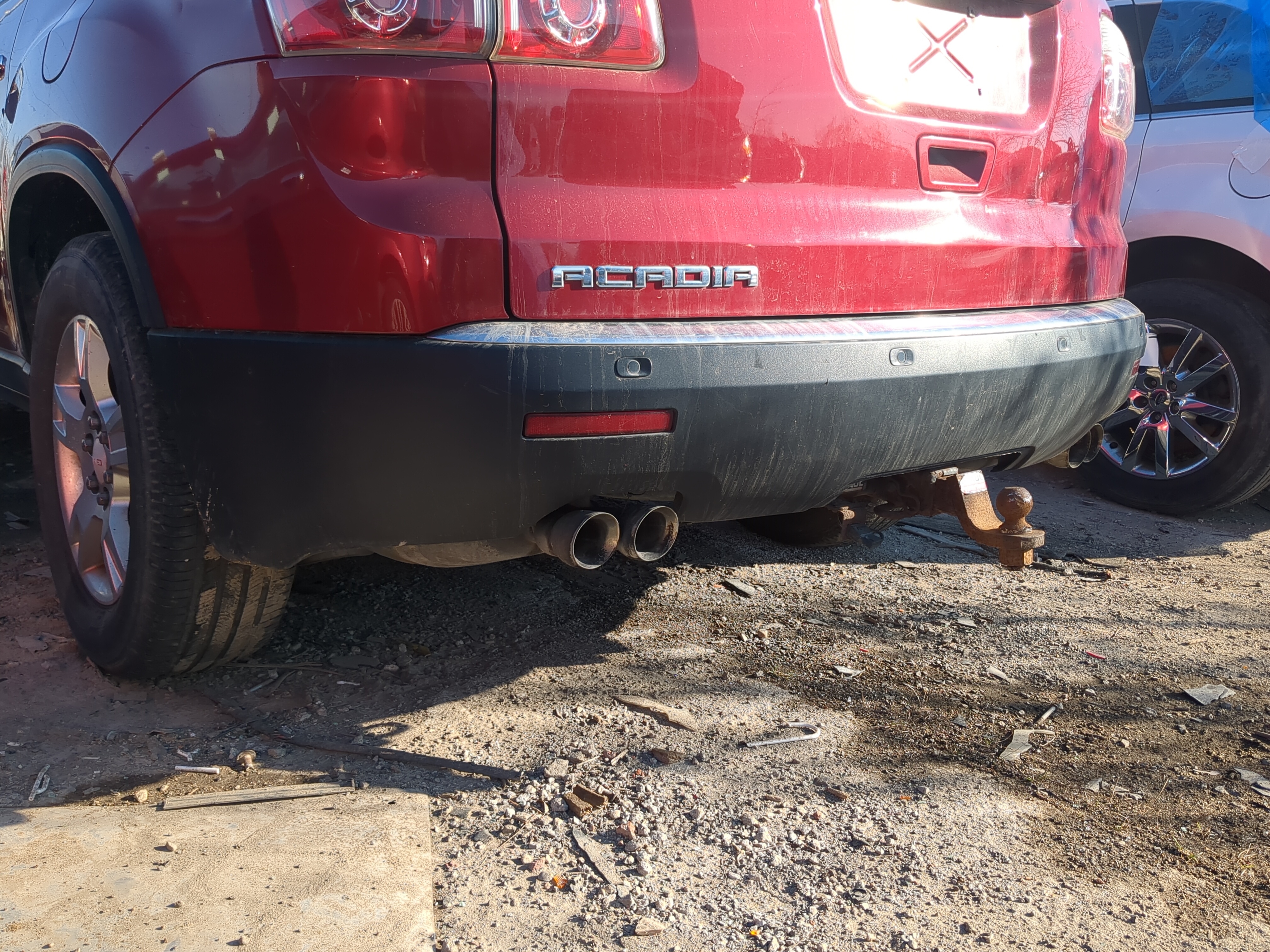 2007-2012 Gmc Acadia Rear Bumper Assembly Oem 1238254 - Oemusedautoparts1.com