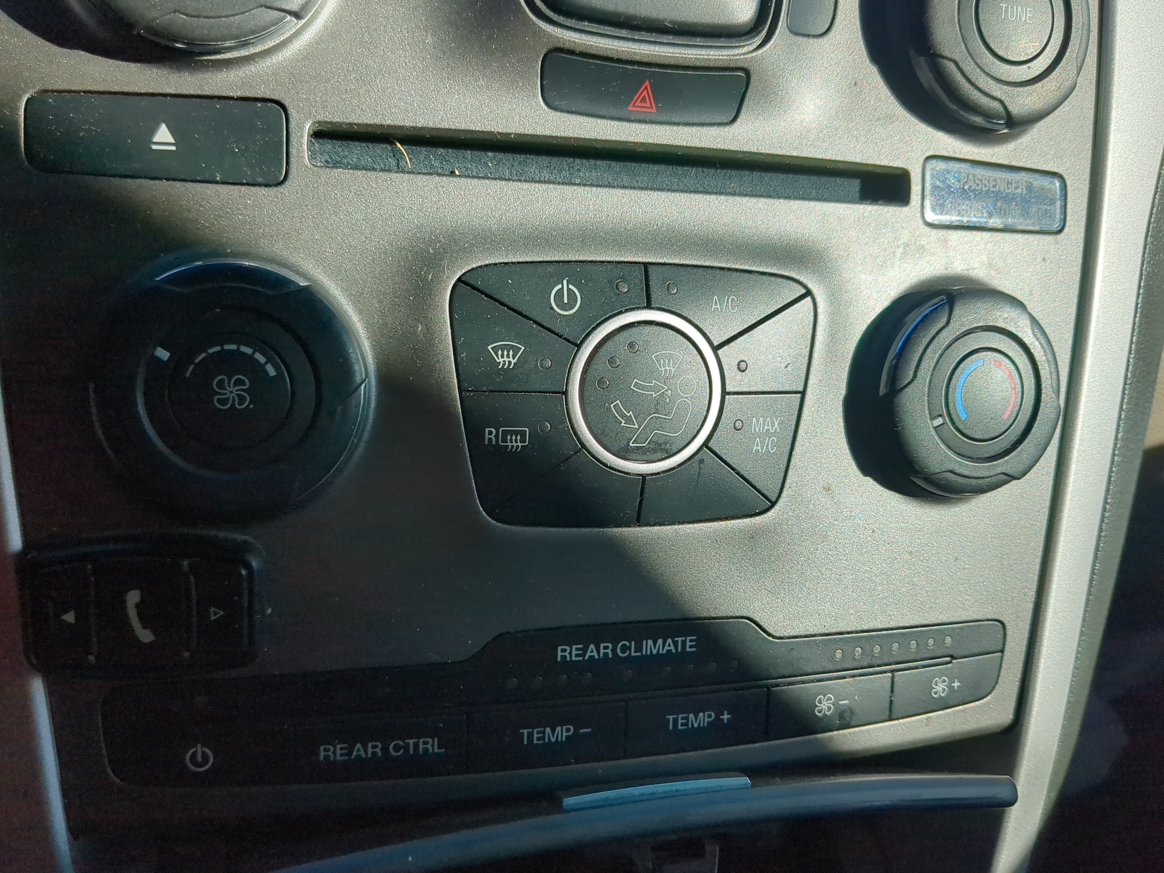 2011-2014 Ford Explorer Ac Heater Climate Control 1238581 - Oemusedautoparts1.com