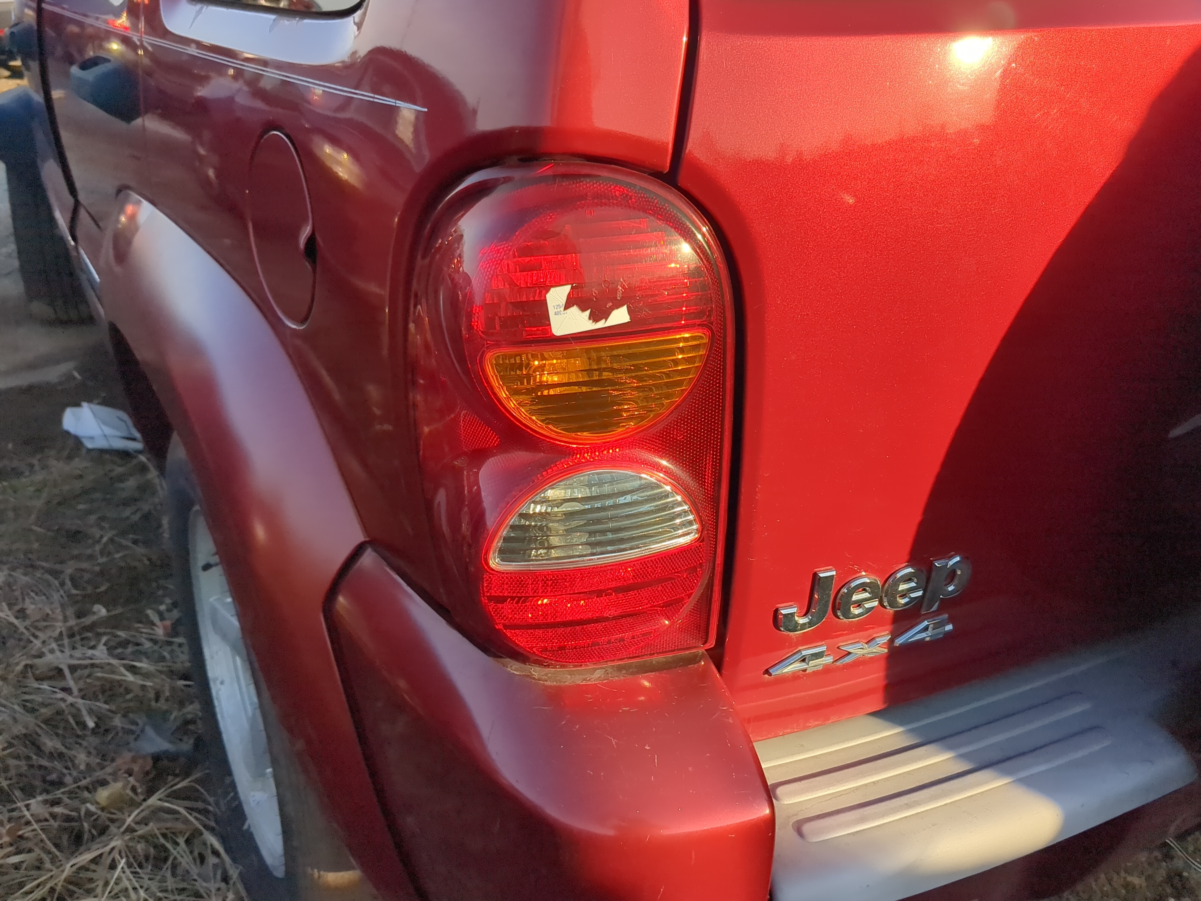 Picture of 2005-2007 Jeep Liberty Driver Left Side Tail Light Taillight Oem 1238792