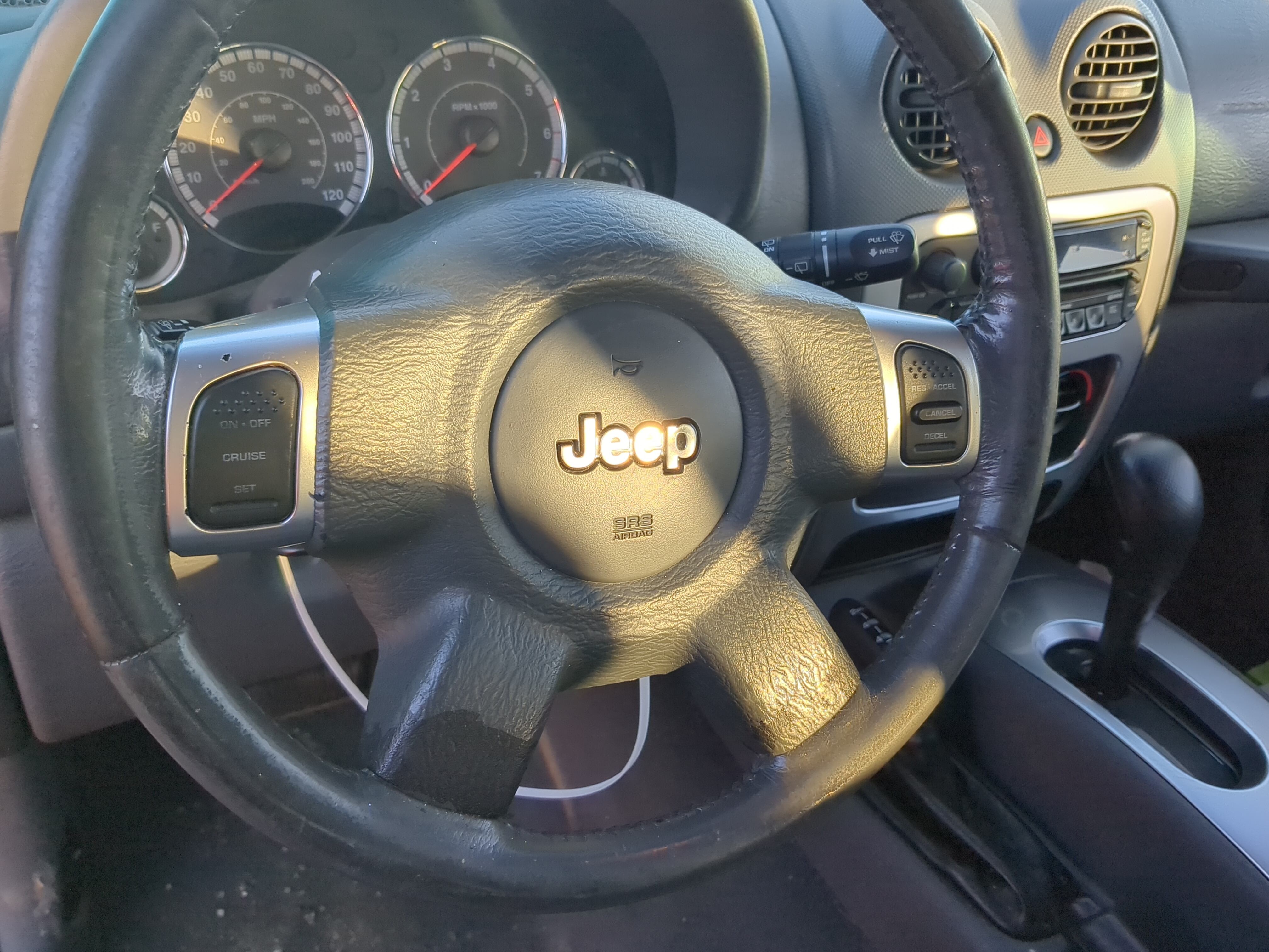 Picture of 2005-2005 Jeep Liberty Air Bag Driver Left Steering Wheel Mounted 1238847