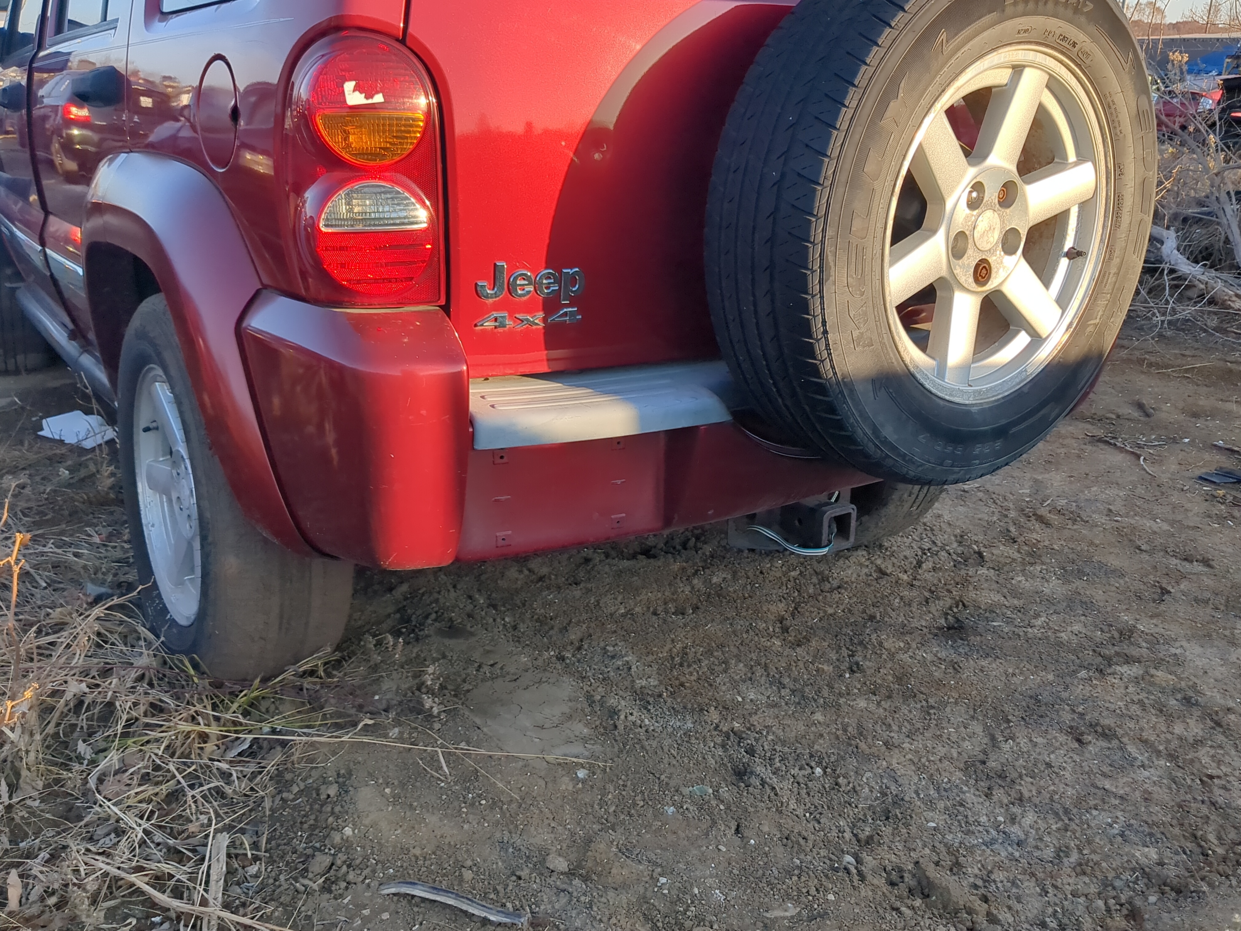 2002-2007 Jeep Liberty Rear Bumper Assembly Oem 1238852 - Oemusedautoparts1.com