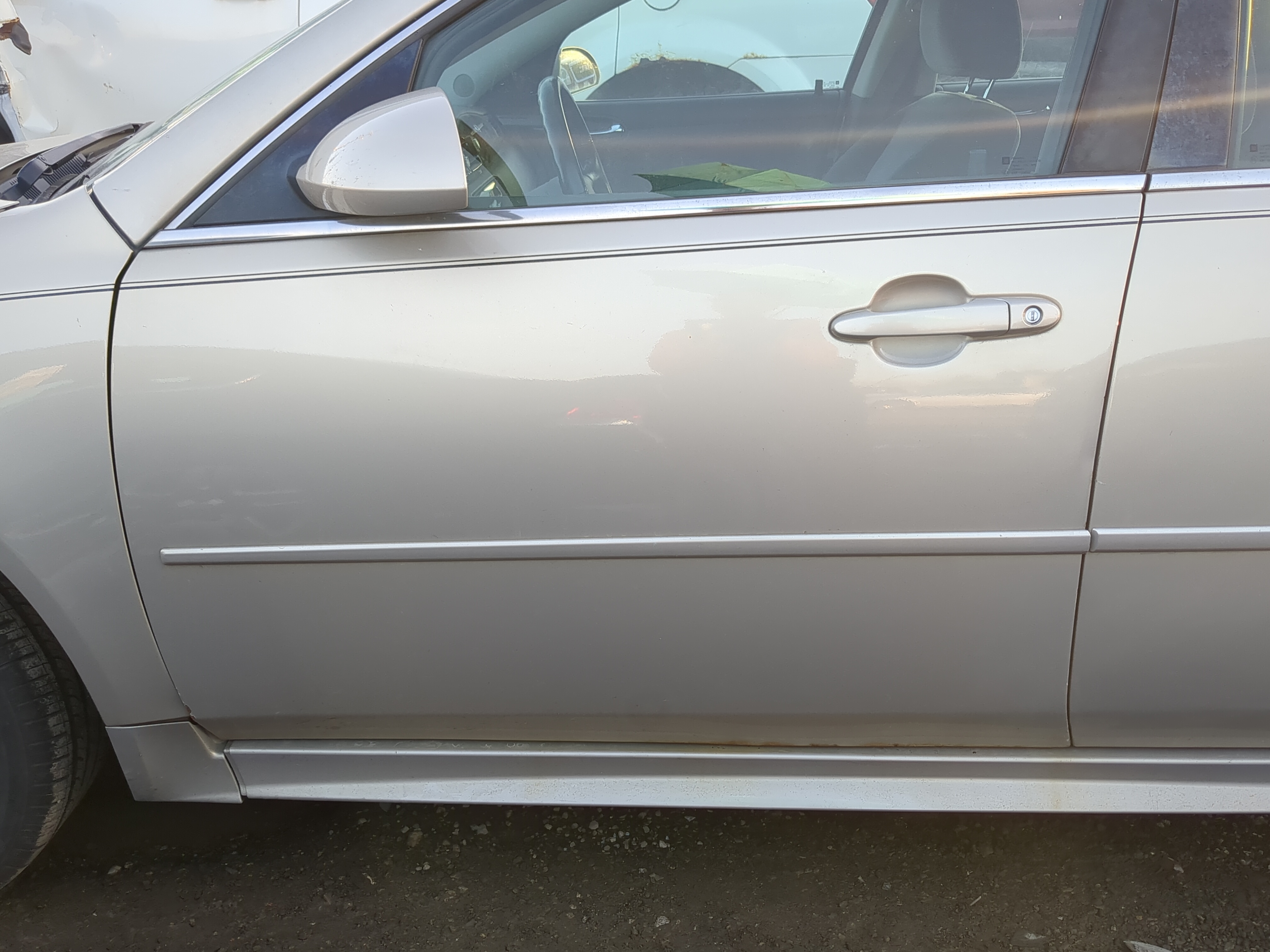 2006-2016 Chevrolet Impala Driver Front Door Oem 1239192 - Oemusedautoparts1.com