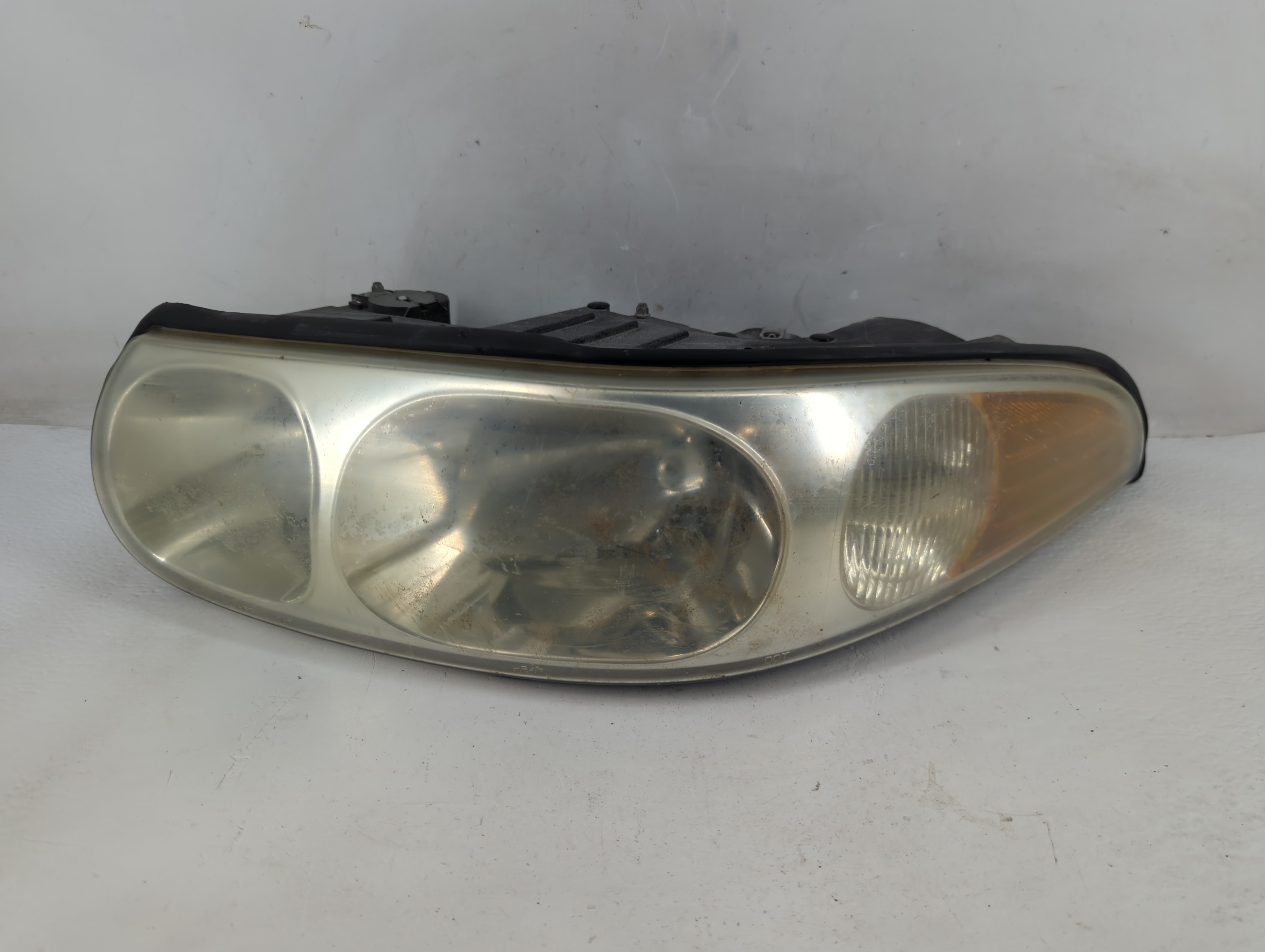 2000-2005 Buick Lesabre Driver Left Oem Head Light Headlight Lamp 1239654 - Oemusedautoparts1.com