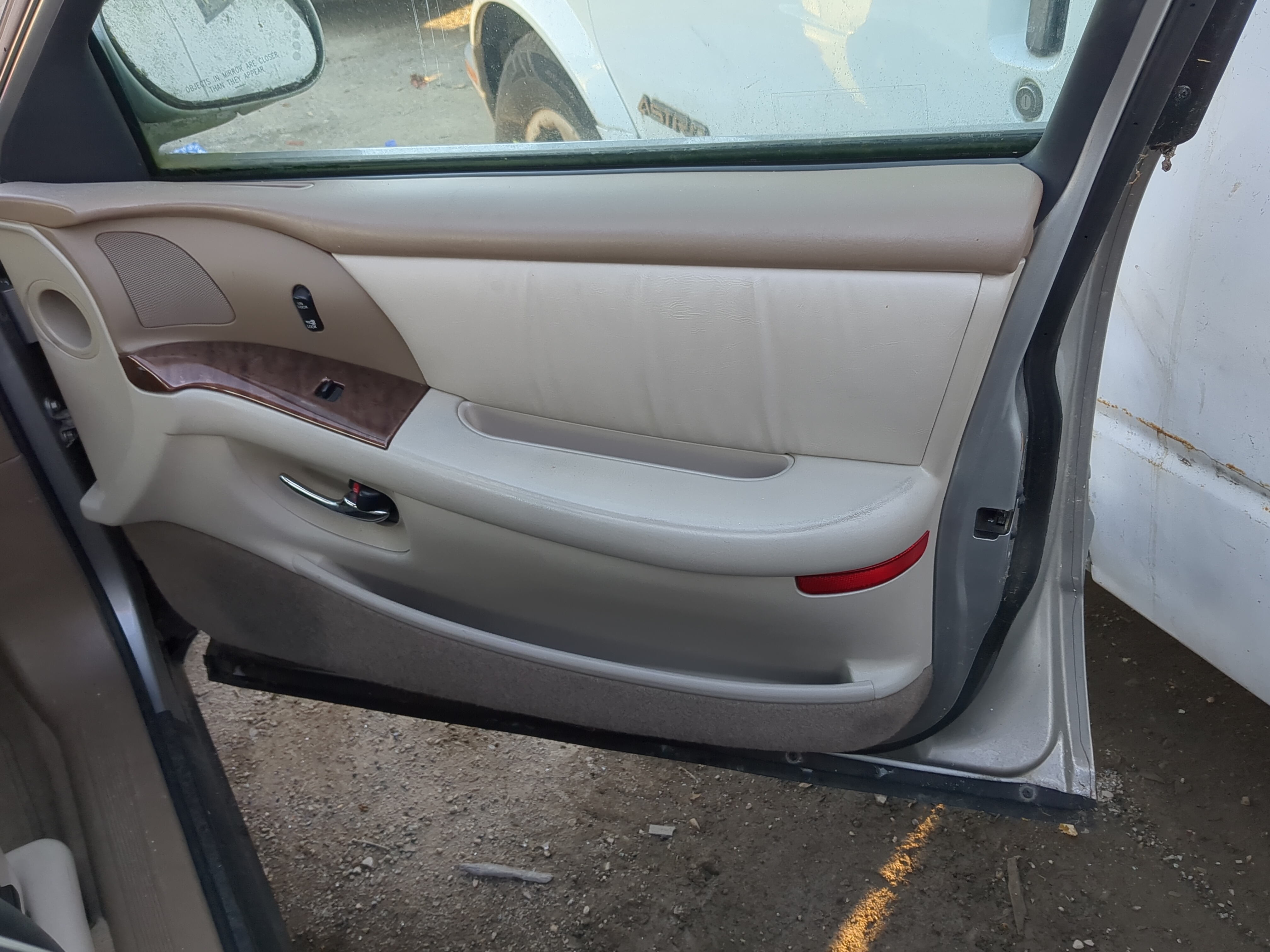 Picture of 2005 Buick Park Avenue Front Right Passenger Interior Door Panel Trim 1240473