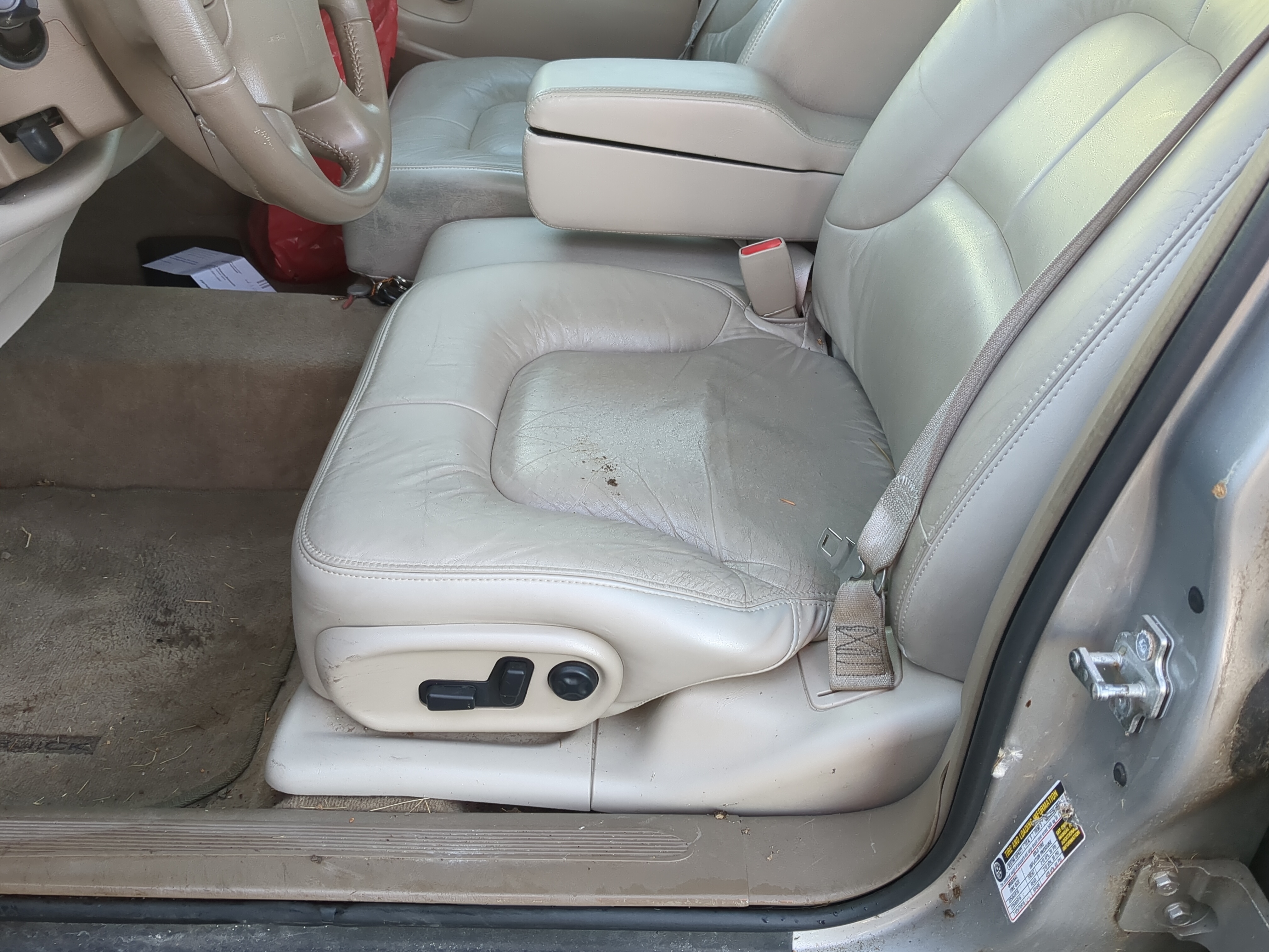 2000-2005 Buick Park Avenue Driver Front Seat Oem 1240520 - Oemusedautoparts1.com