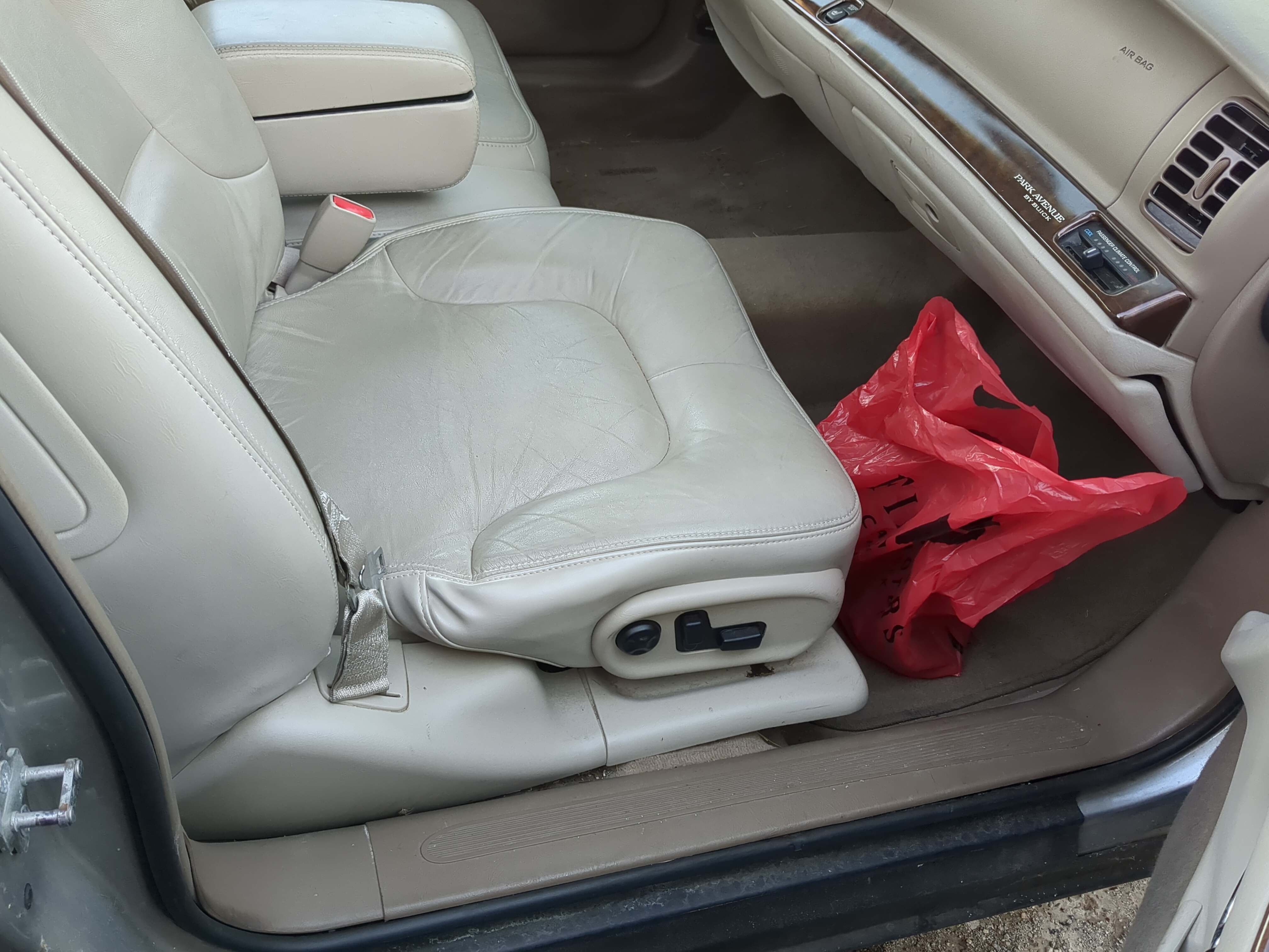 2000-2005 Buick Park Avenue Passenger Front Seat Oem 1240541 - Oemusedautoparts1.com