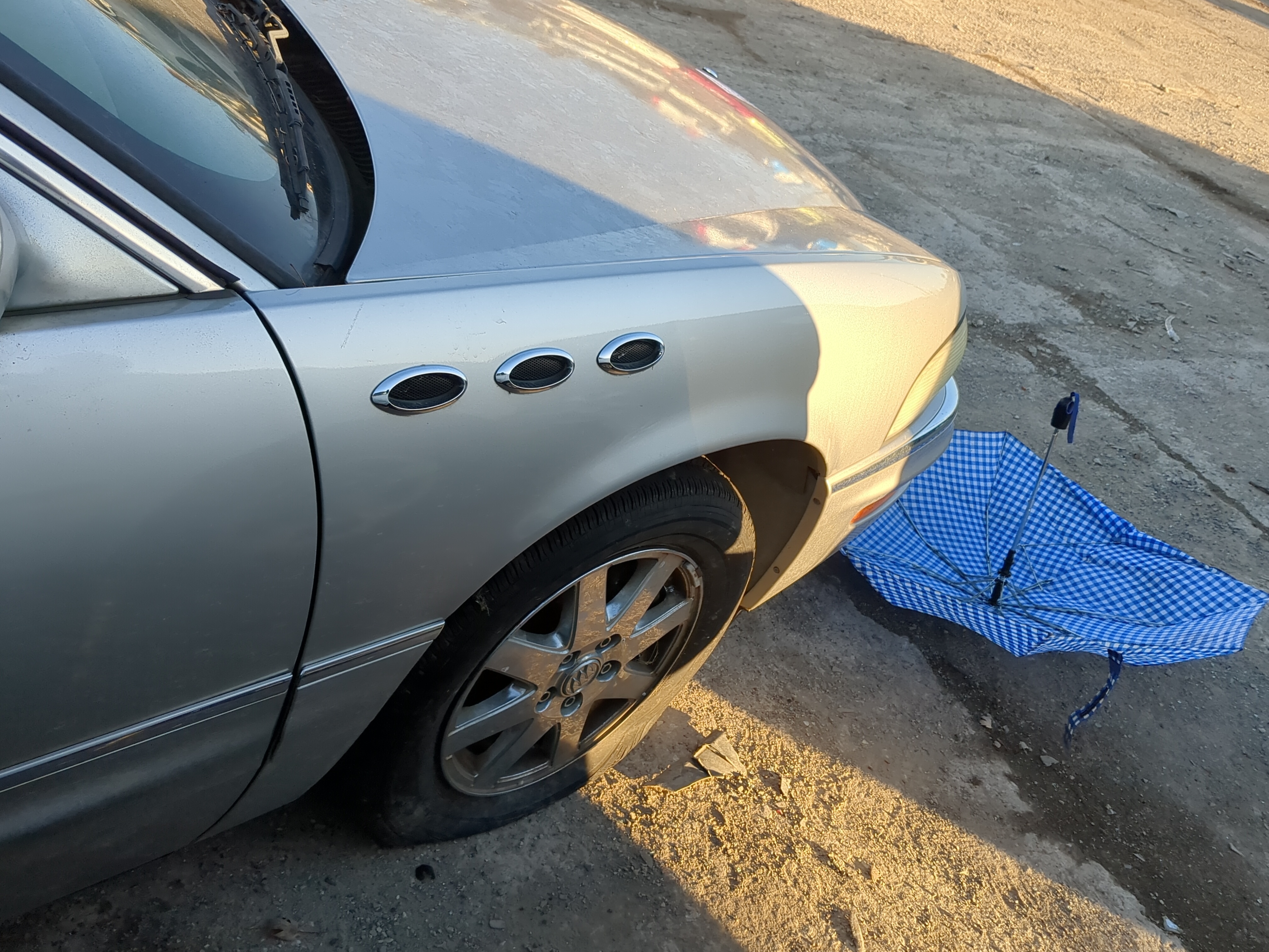 Picture of 2003-2005 Buick Park Avenue Passenger Fender 1240545