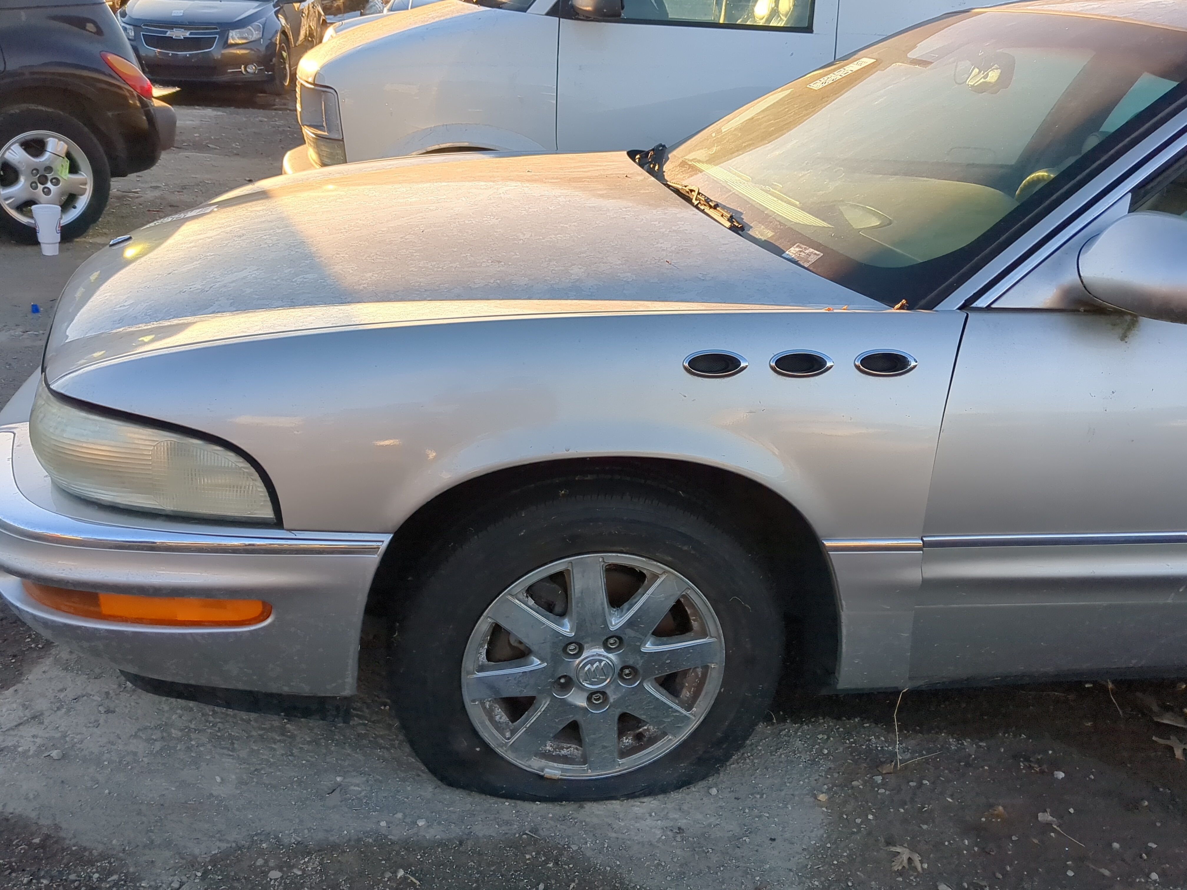 2003-2005 Buick Park Avenue Driver Fender 1240546 - Oemusedautoparts1.com