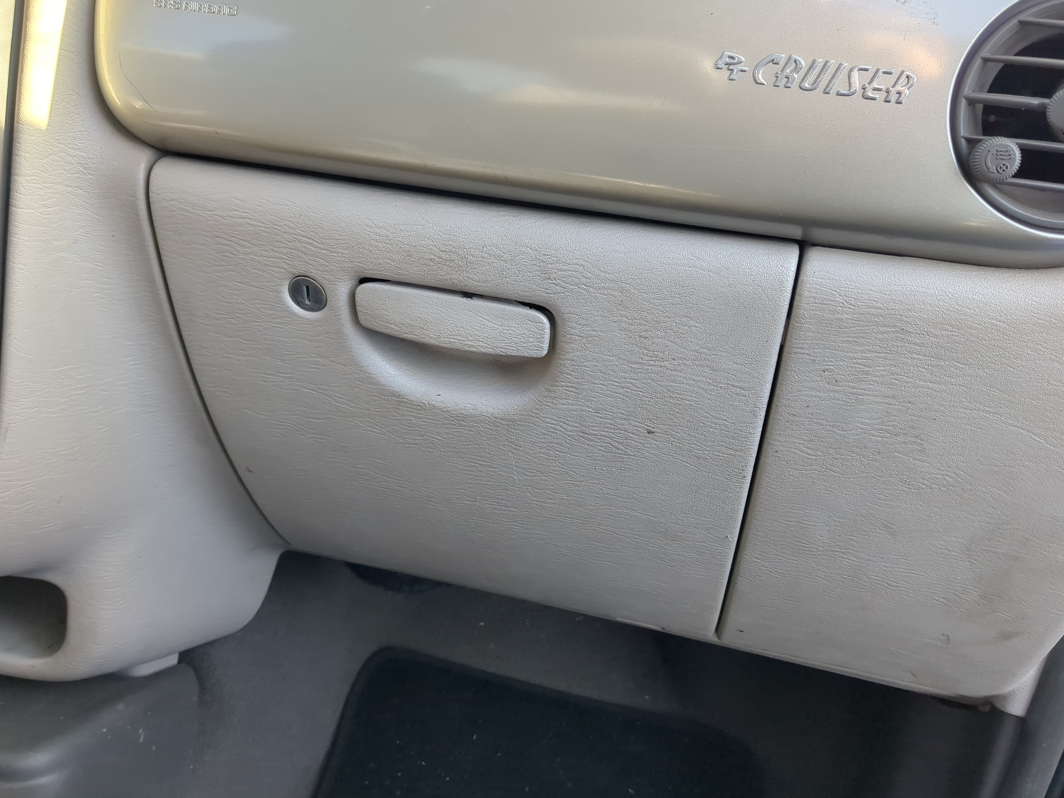2002 Chrysler Pt Cruiser Passenger Glove Box Door Storage Compartment 1240745 - Oemusedautoparts1.com