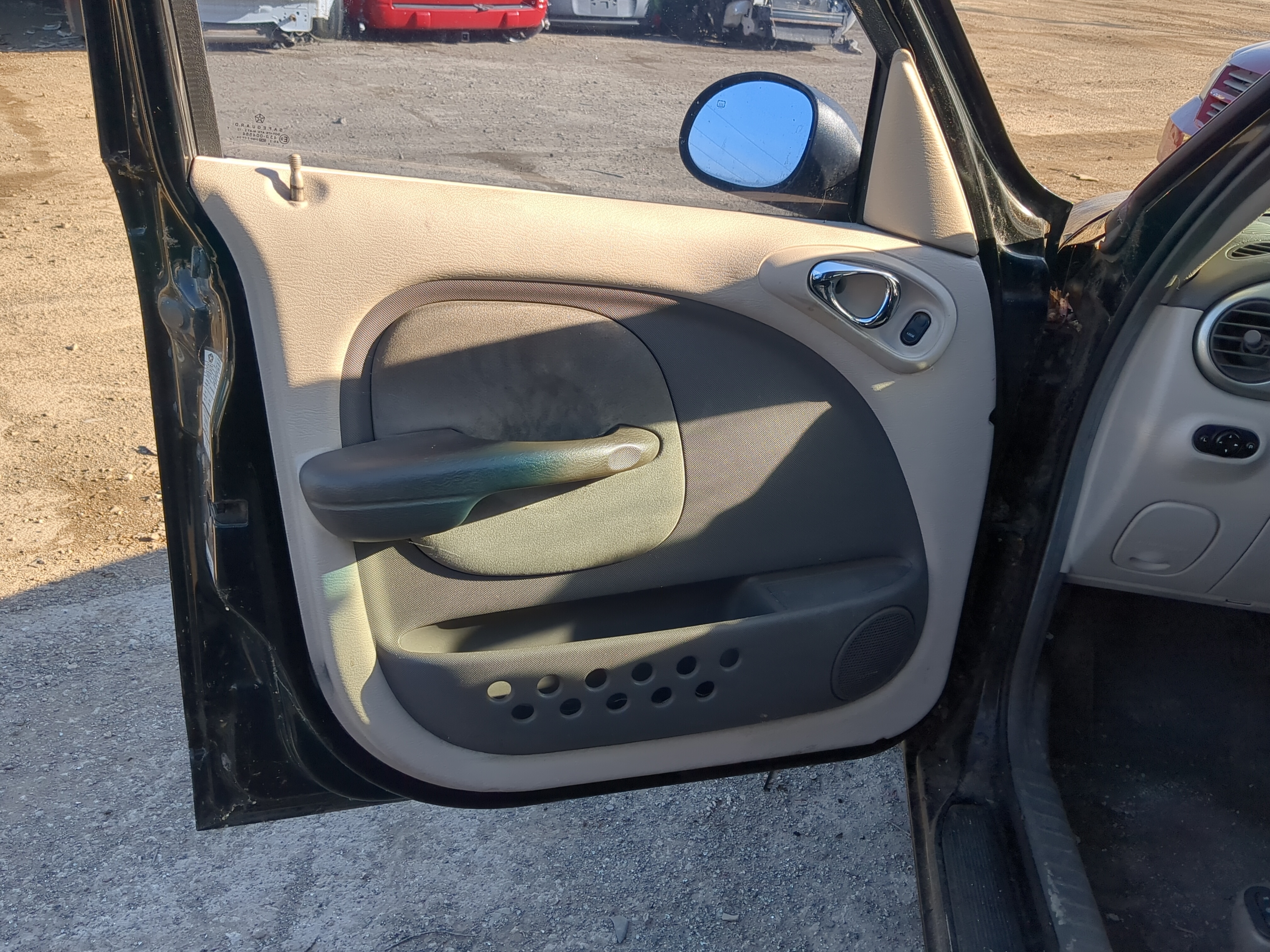 Picture of 2002 Chrysler Pt Cruiser Front Left Driver Interior Door Panel Trim 1240749