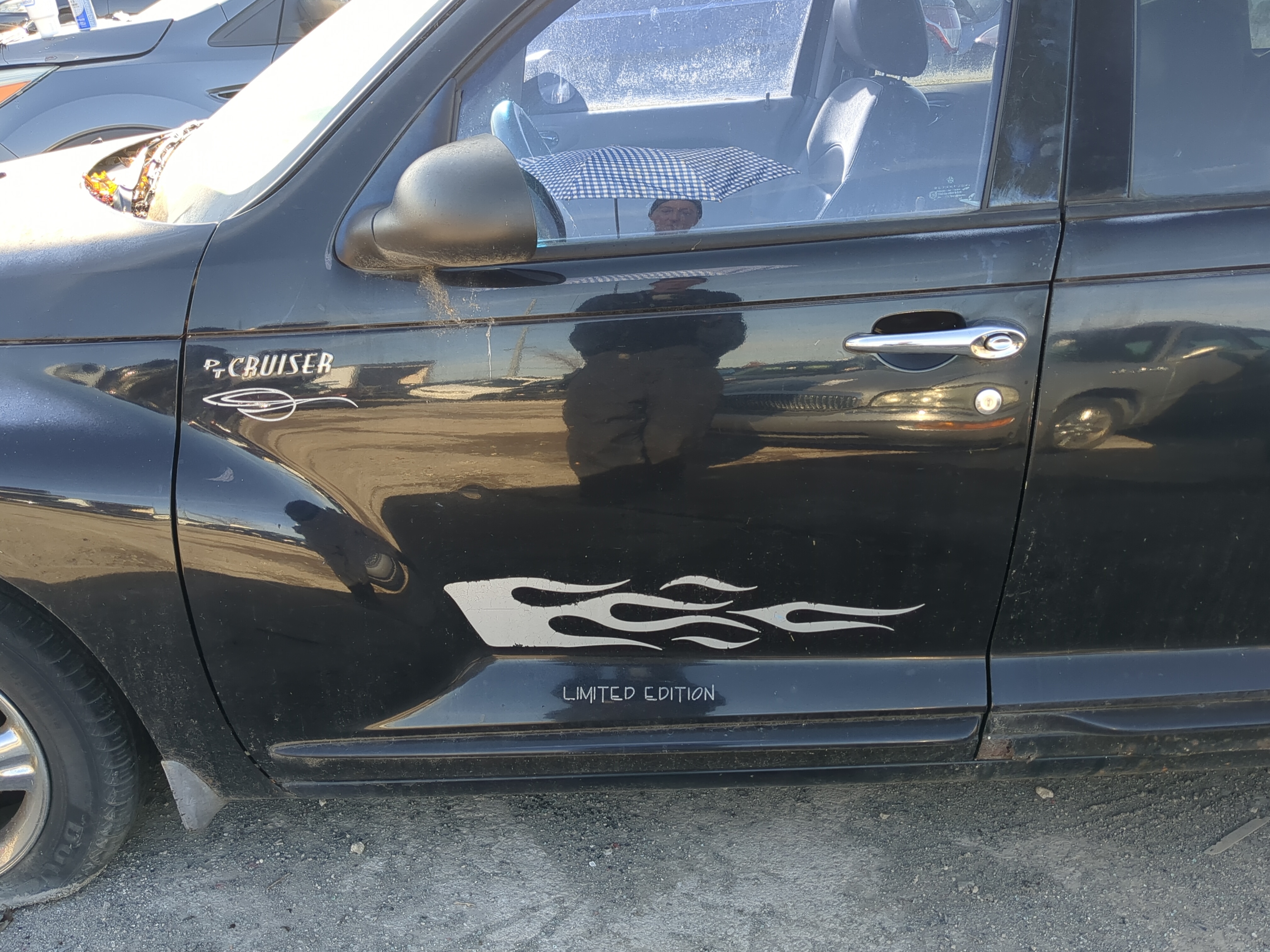 Picture of 2001-2002 Chrysler Pt Cruiser Driver Front Door Oem 1240773