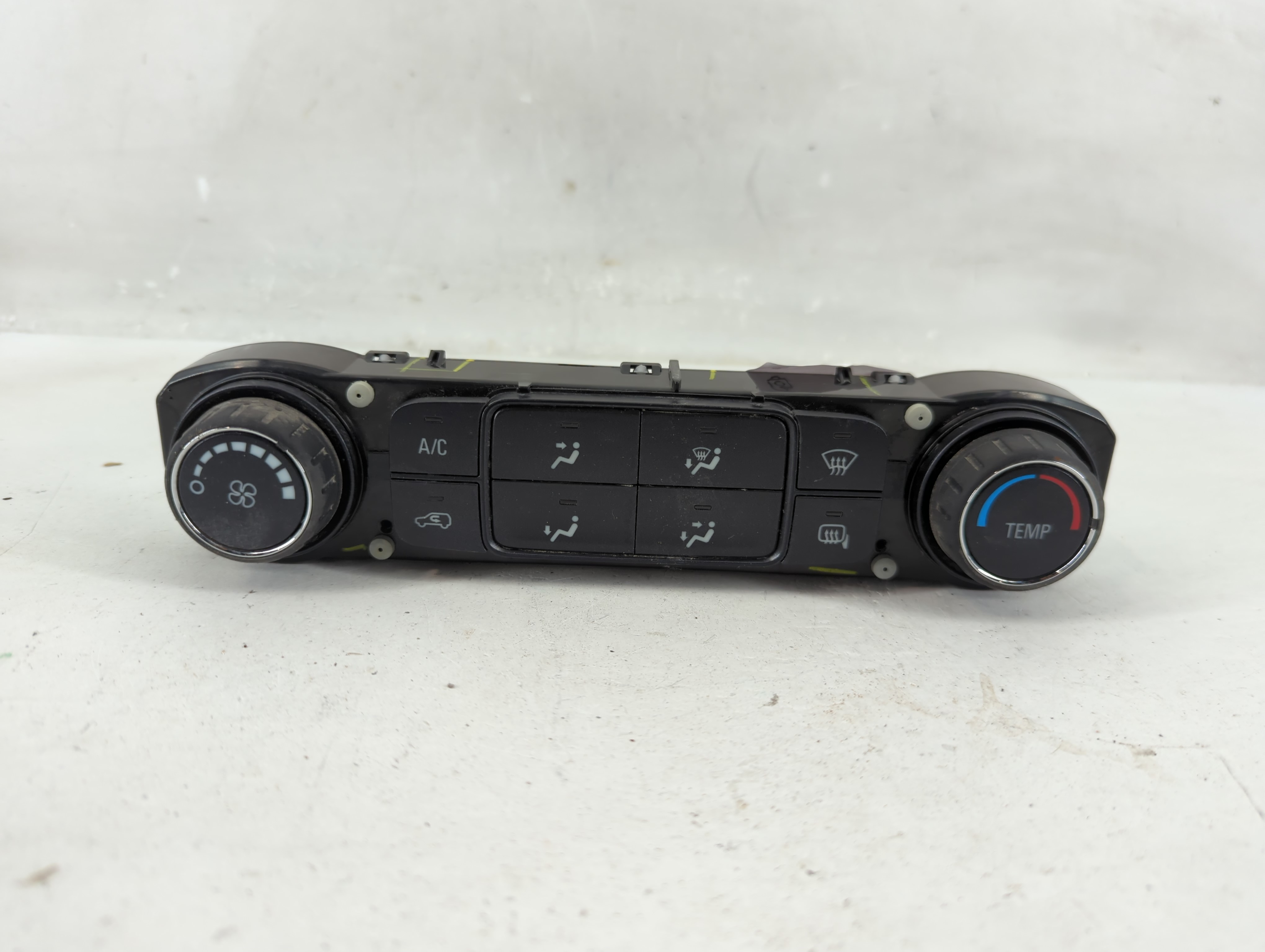 2014 Chevrolet Silverado 1500 Ac Heater Roof Climate Control Temperature Oem 1240795 - Oemusedautoparts1.com