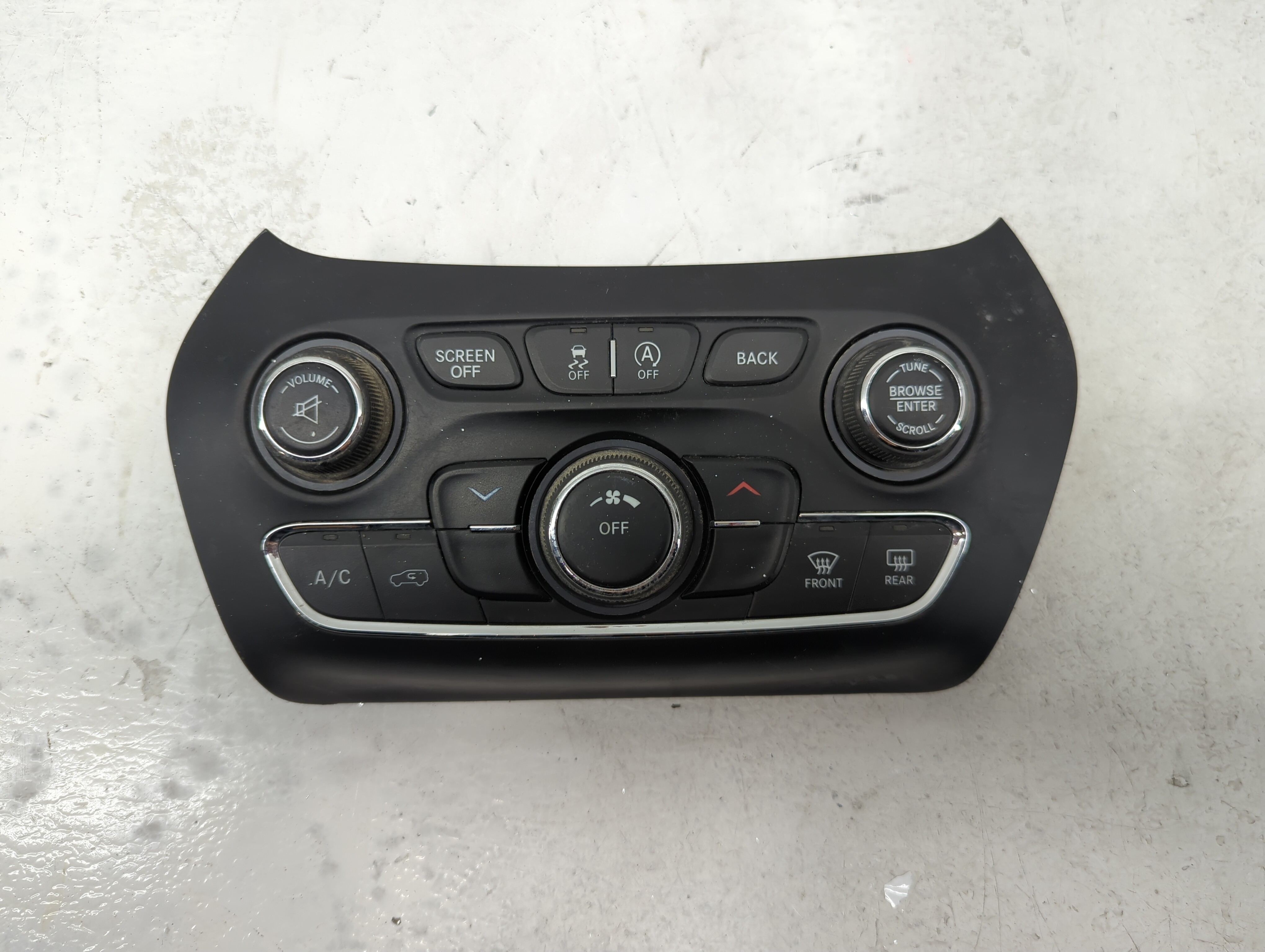 2015-2018 Jeep Cherokee Ac Heater Roof Climate Control 68293623ac 1240914 - Oemusedautoparts1.com