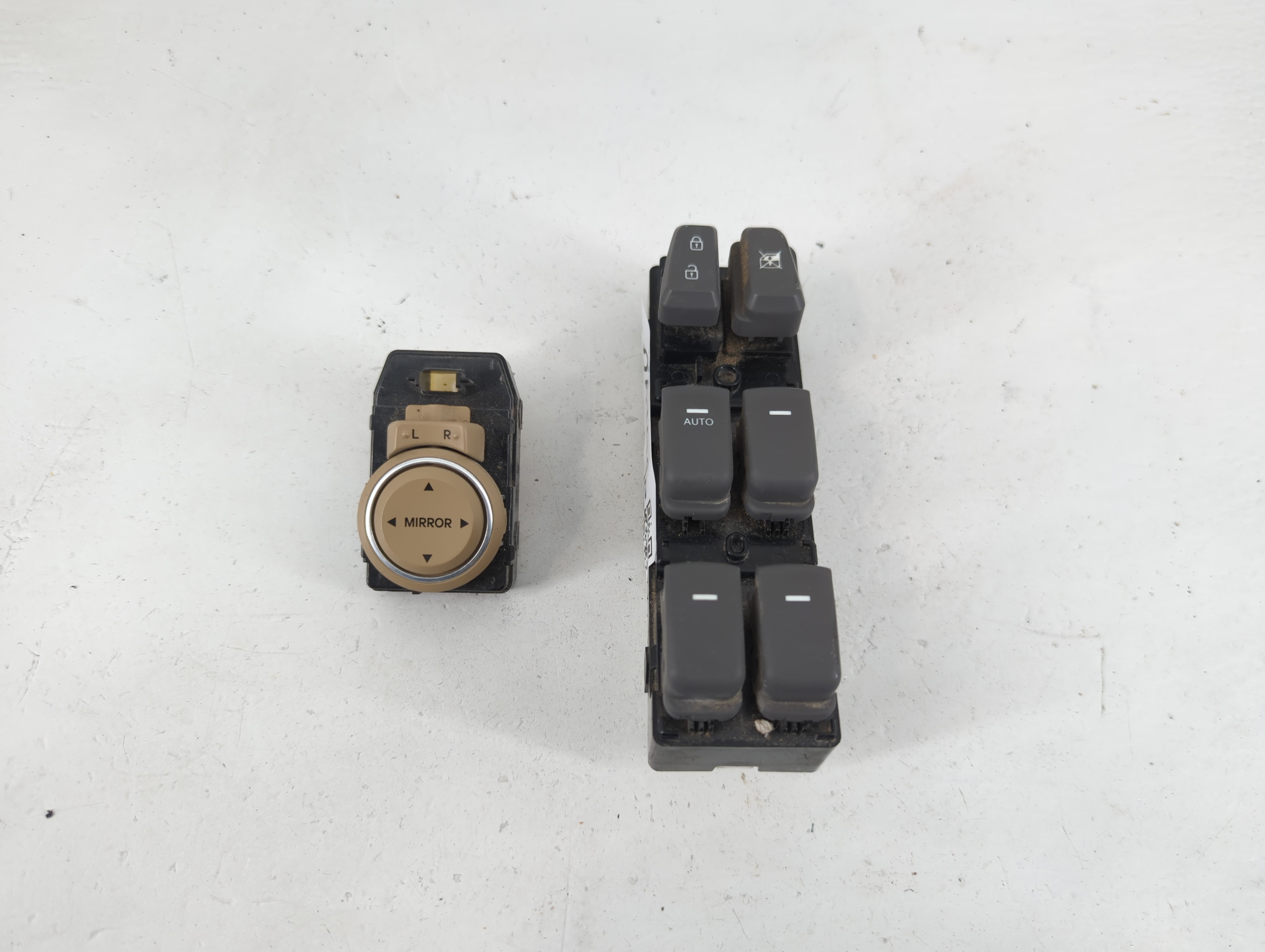 2011-2015 Hyundai Sonata Driver Left Door Master Power Window Switch 1241046 - Oemusedautoparts1.com