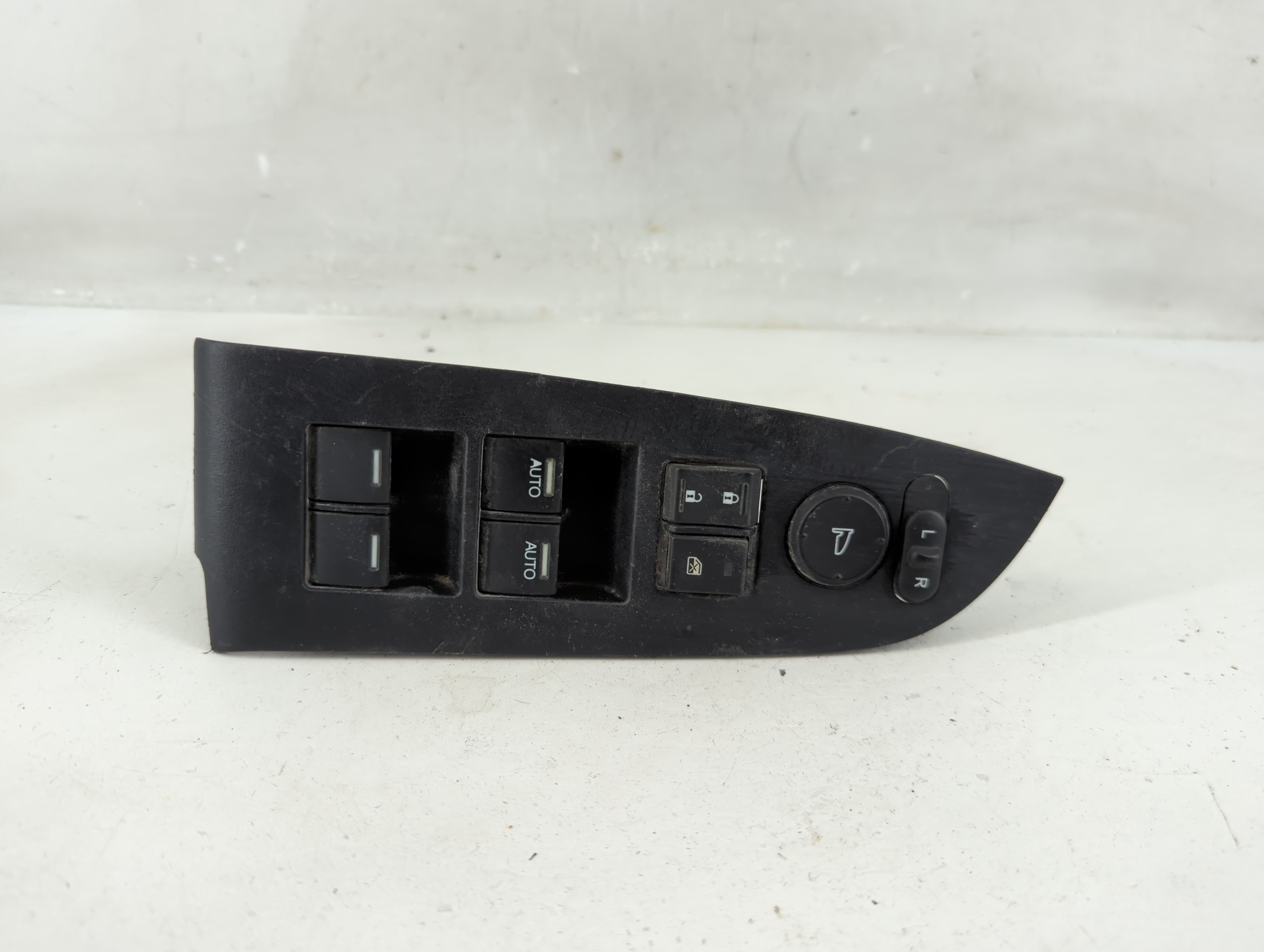 Picture of 2014-2017 Honda Odyssey Driver Left Door Master Power Window Switch 1241057