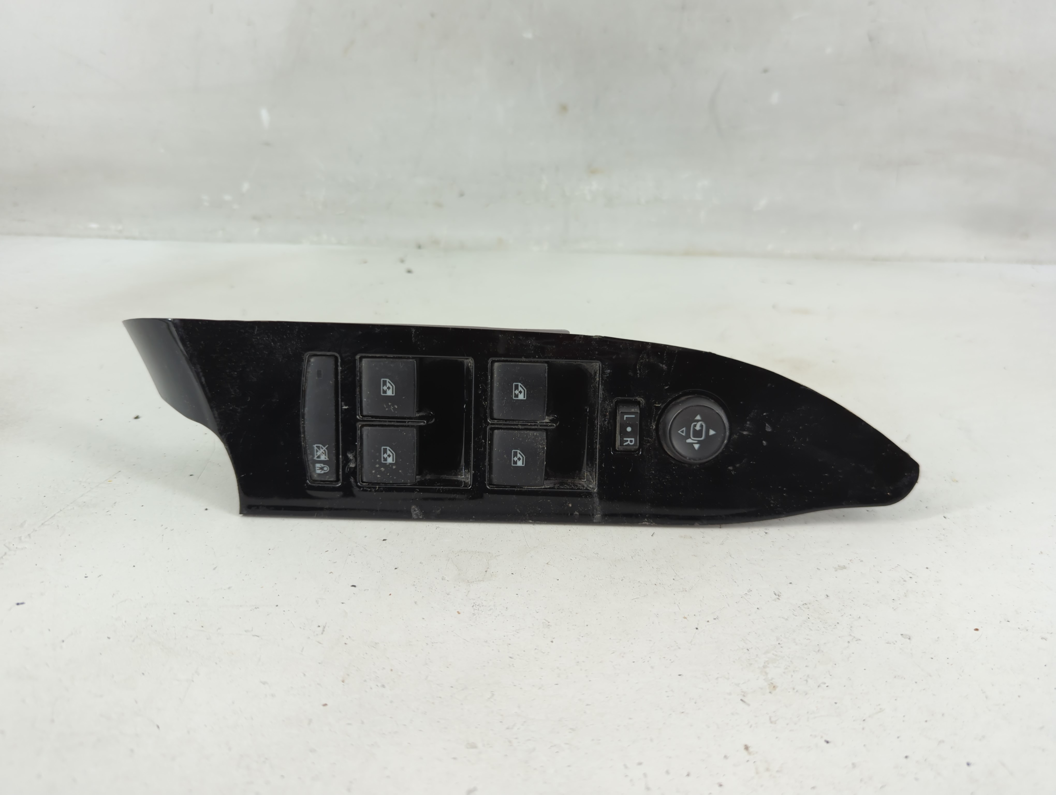 2015-2019 Cadillac Xts Driver Left Door Master Power Window Switch 1241129 - Oemusedautoparts1.com