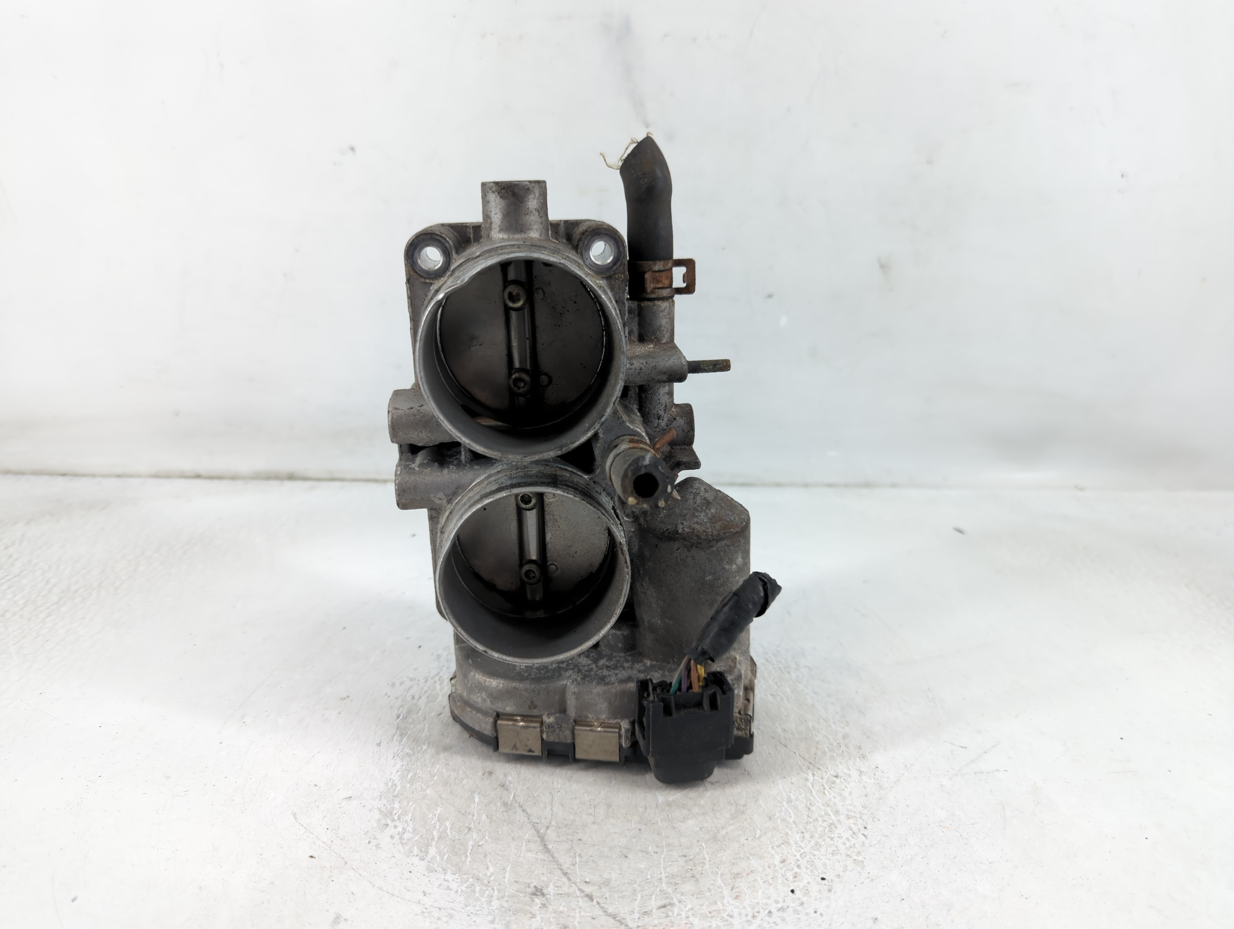 2003-2004 Cadillac Cts Throttle Body 156321 - Oemusedautoparts1.com