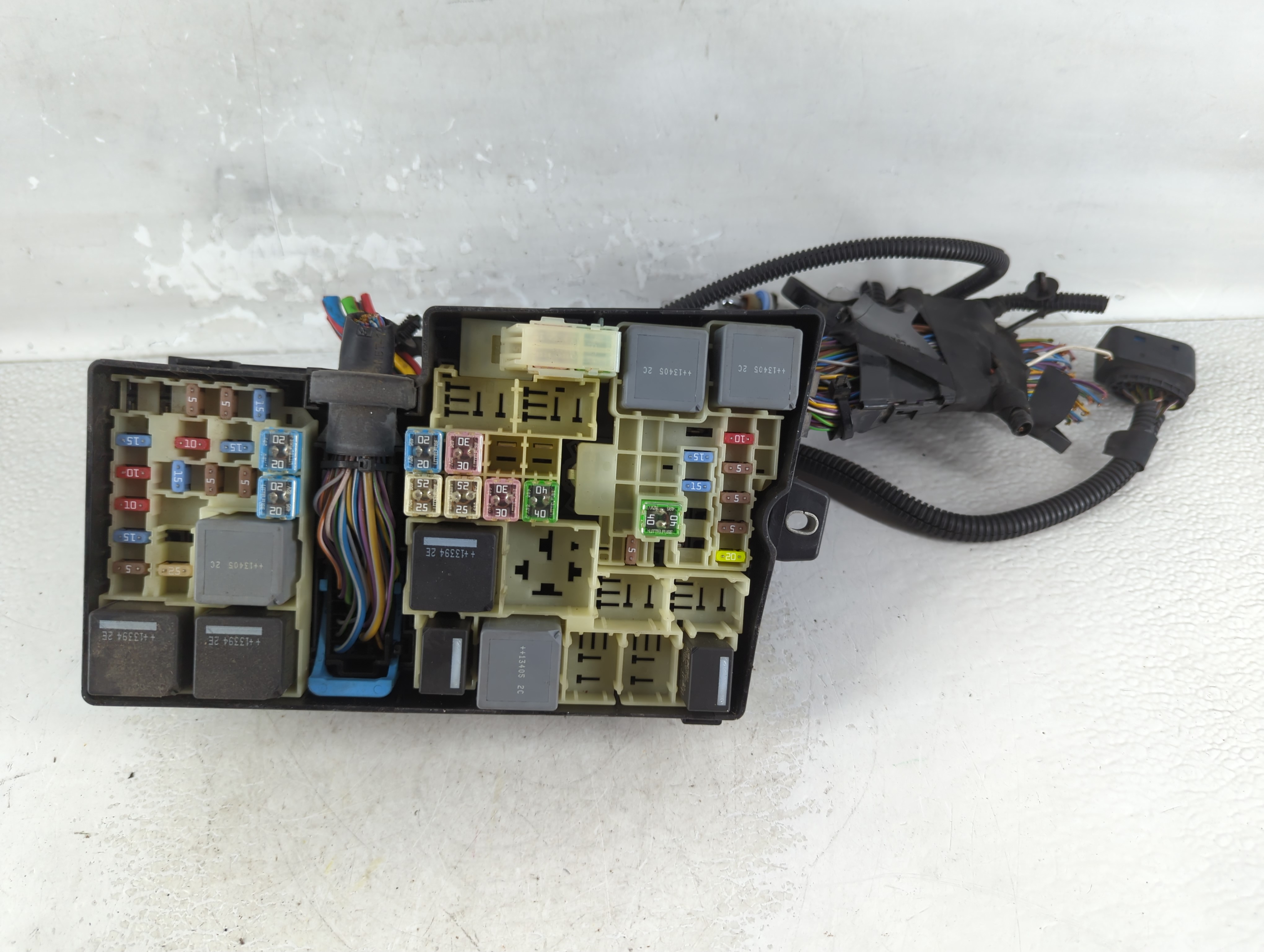 2013-2016 Ford Escape Fusebox Fuse Box Relay Module 244618 - Oemusedautoparts1.com