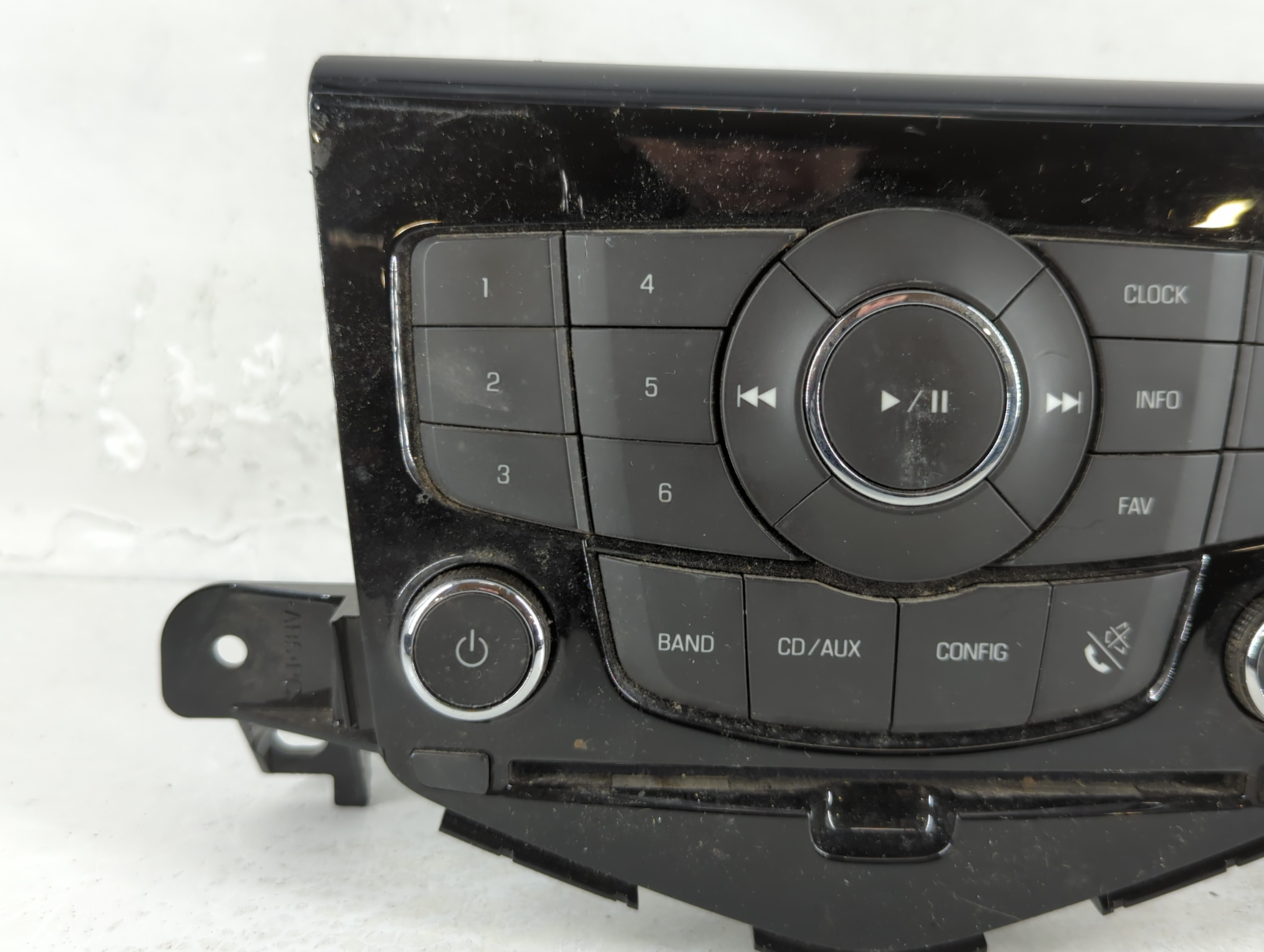 2011-2016 Chevrolet Cruze Radio Control Panel 377960 - Oemusedautoparts1.com