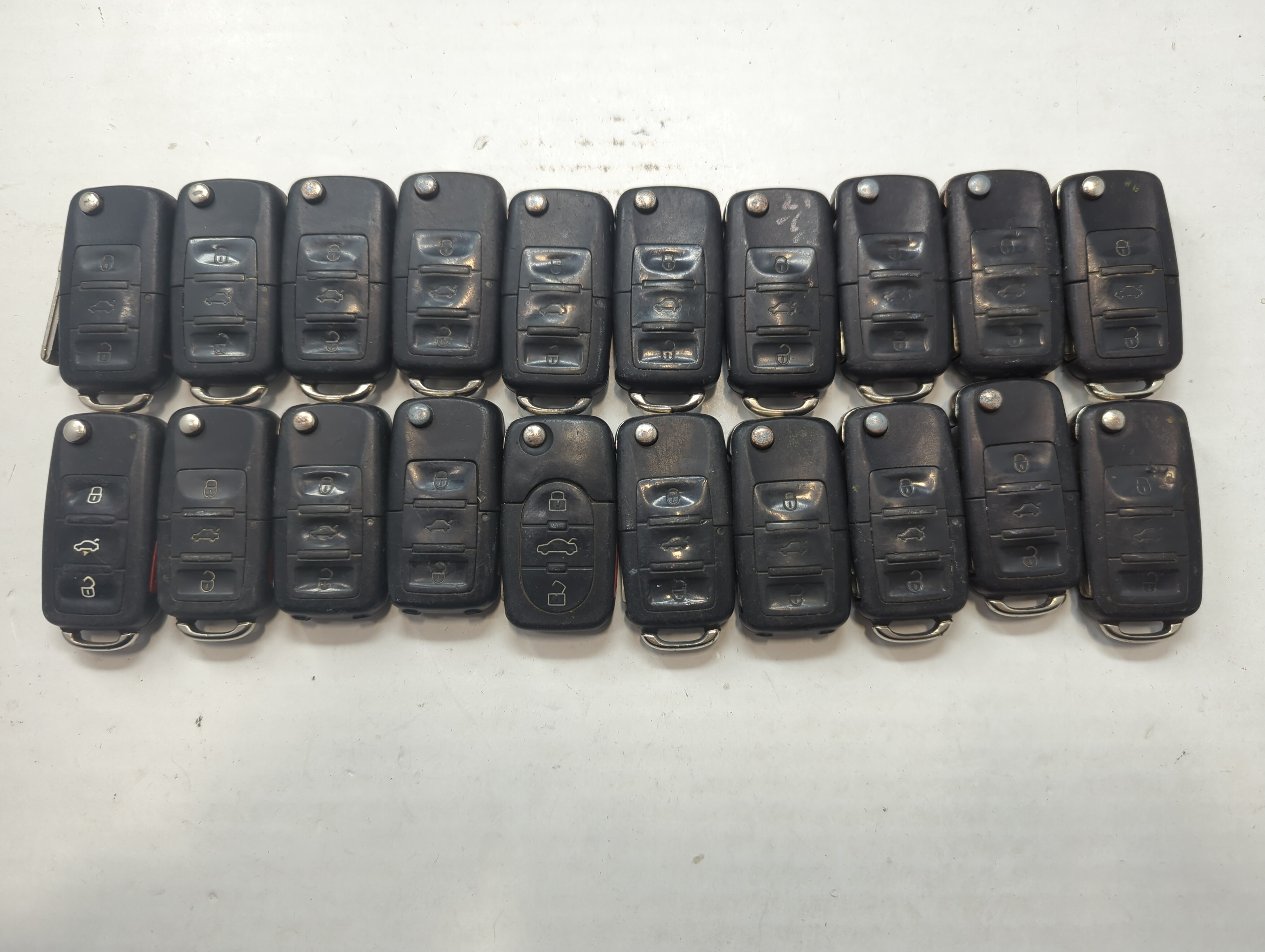 Lot of 20 Volkswagen Keyless Entry Remote Fob NBG92596263 | NBG01080T 684180 - Oemusedautoparts1.com