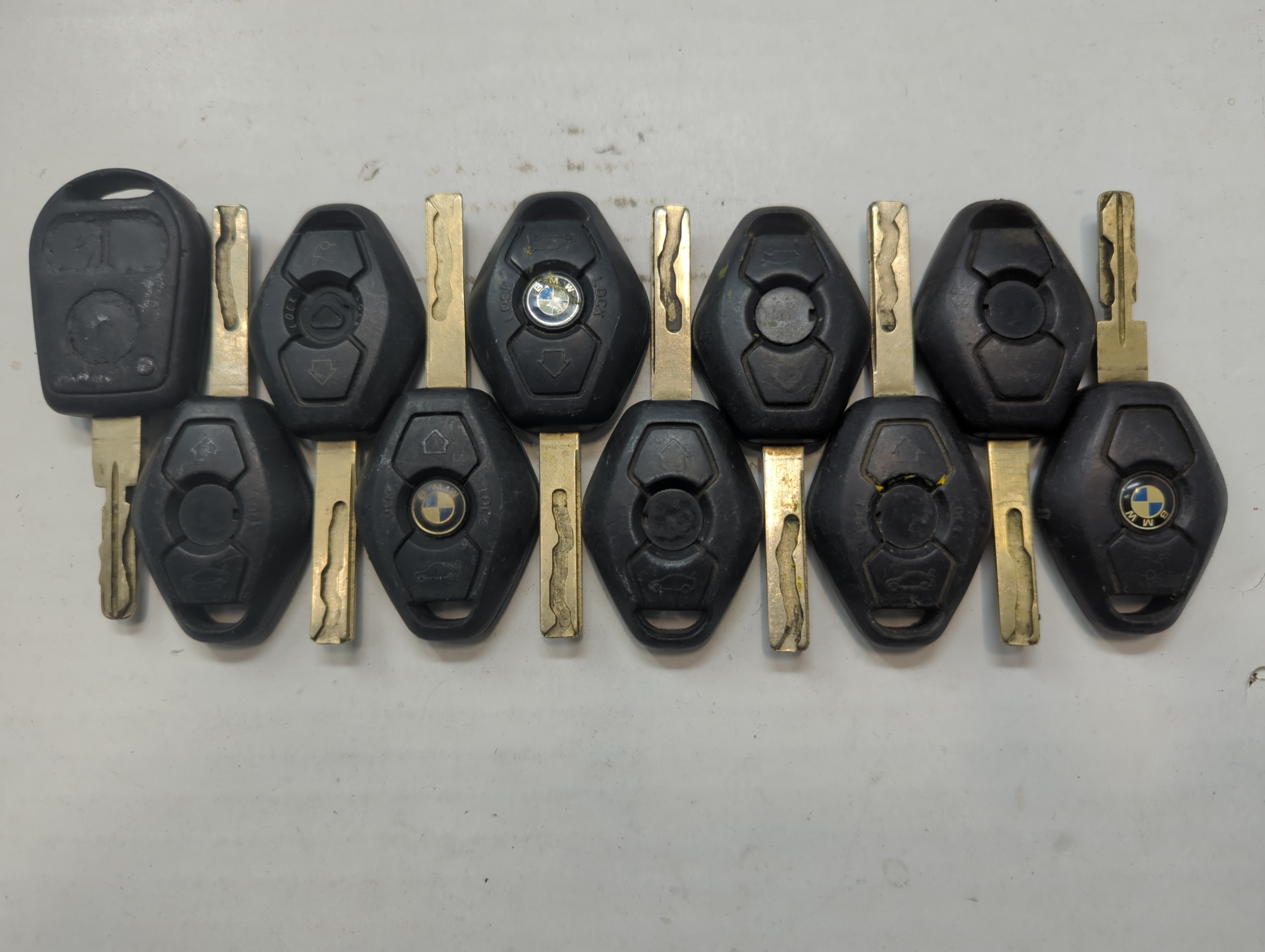 Lot of 10 Bmw Keyless Entry Remote Fob LX8-FZV | LX8 FZV | LX8FZV MIXED 685594 - Oemusedautoparts1.com