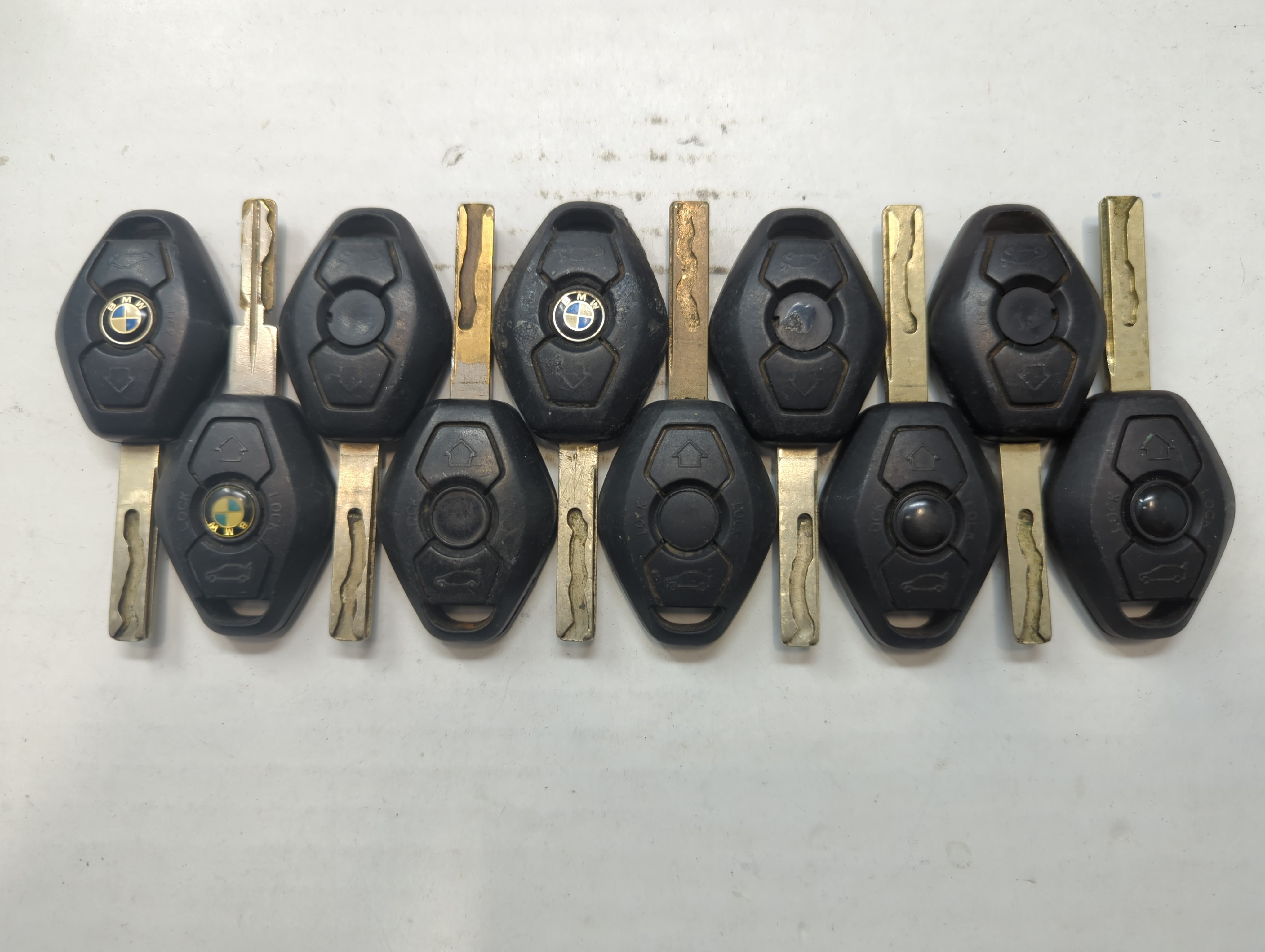 Lot of 10 Bmw Keyless Entry Remote Fob LX8-FZV | LX8 FZV | LX8FZV MIXED 685595 - Oemusedautoparts1.com