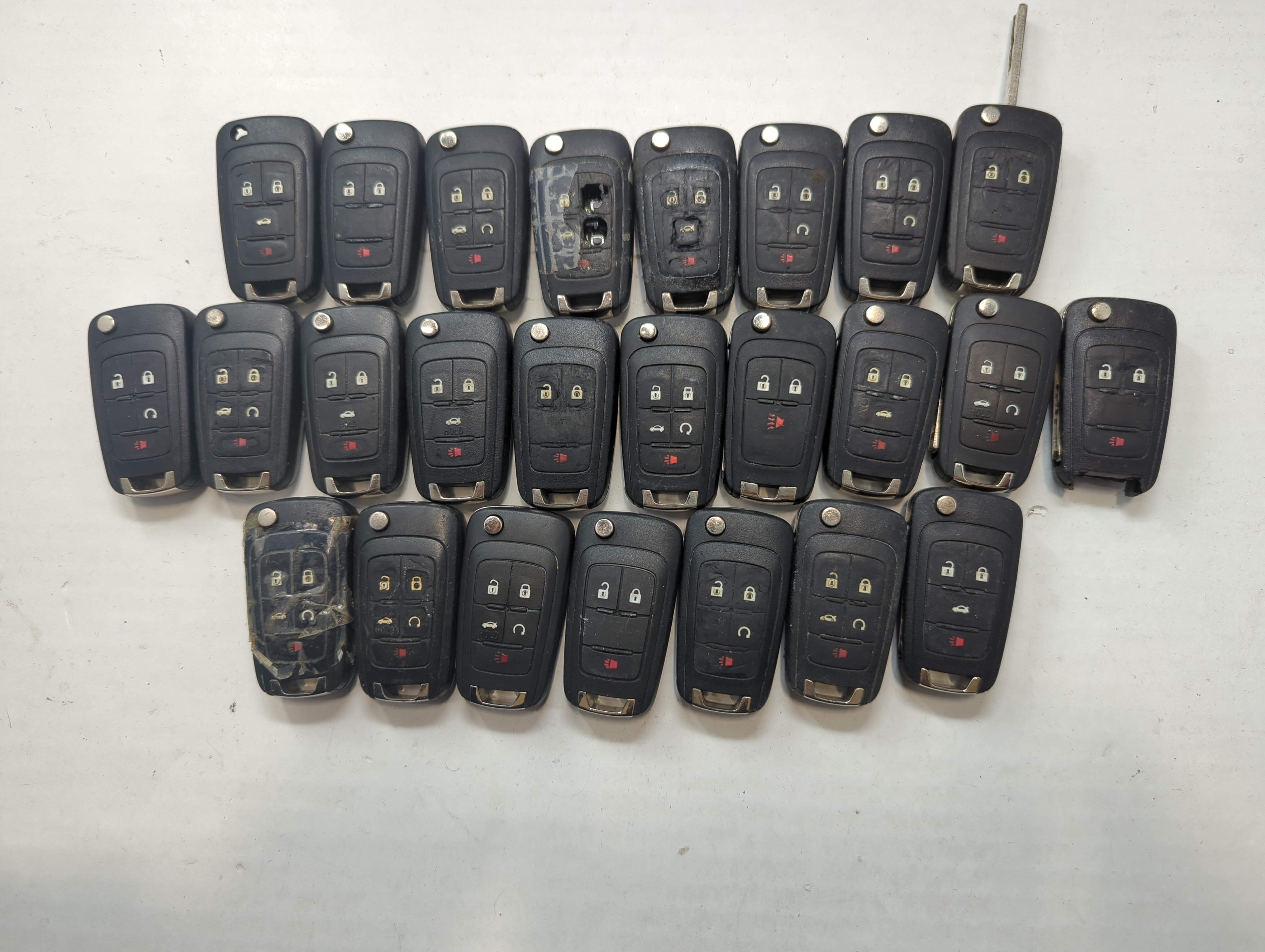 Lot of 25 Chevrolet Keyless Entry Remote Fob MIXED FCC IDS MIXED PART 685804 - Oemusedautoparts1.com