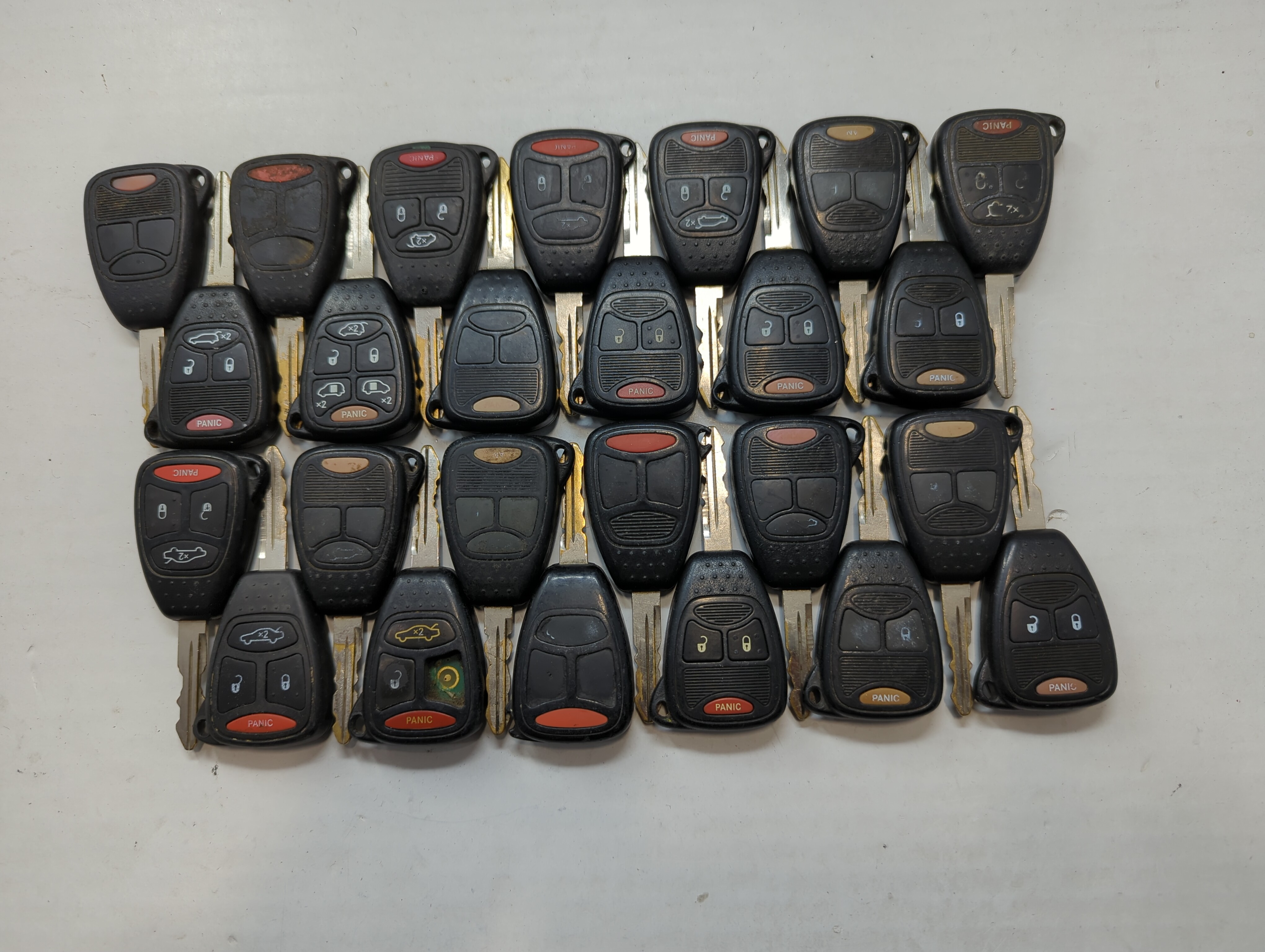 Lot of 25 Dodge Keyless Entry Remote Fob MIXED FCC IDS MIXED PART NUMBERS 721977 - Oemusedautoparts1.com