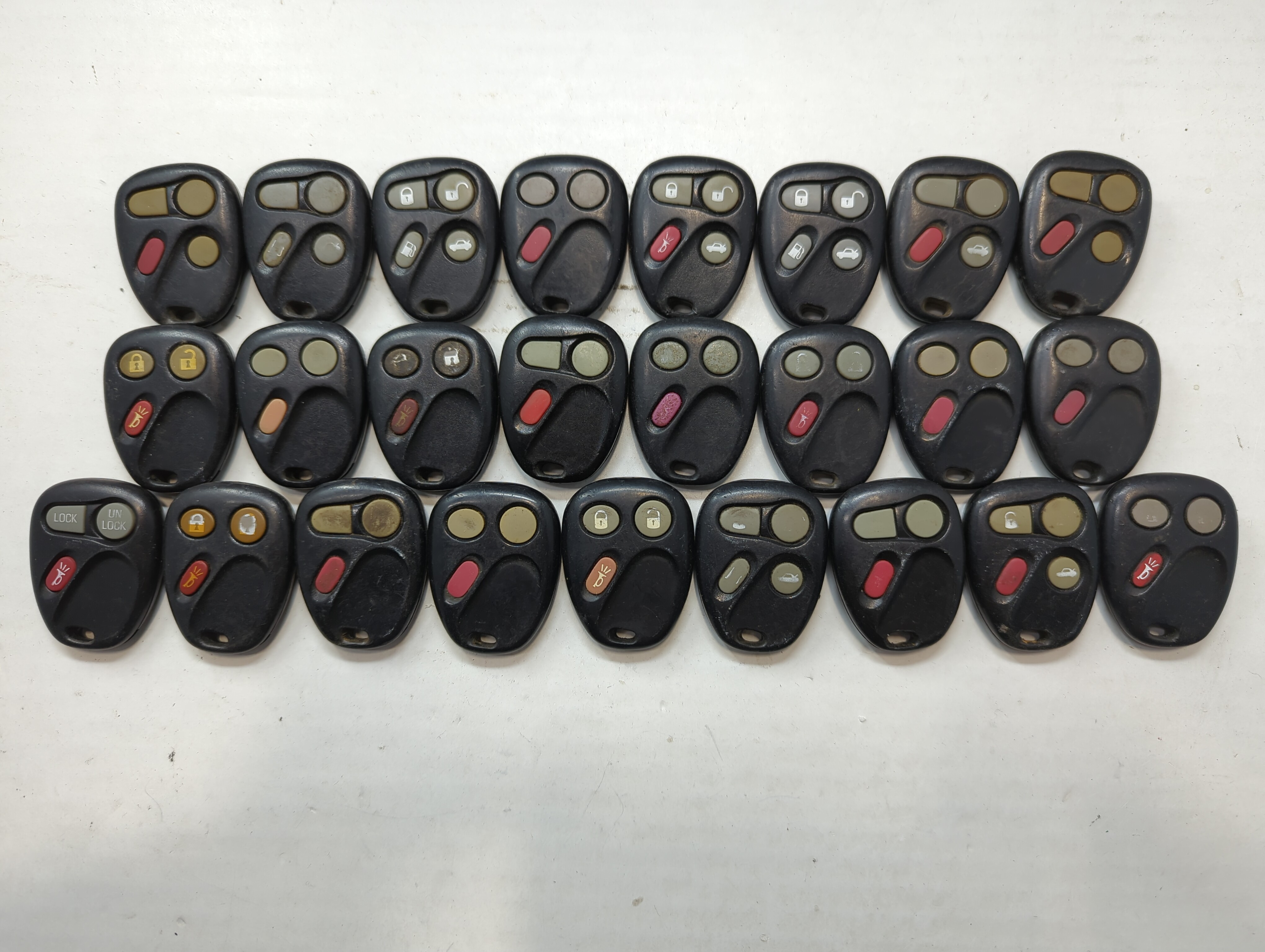 Lot of 25 Chevrolet Keyless Entry Remote Fob MIXED FCC IDS MIXED PART 722236 - Oemusedautoparts1.com
