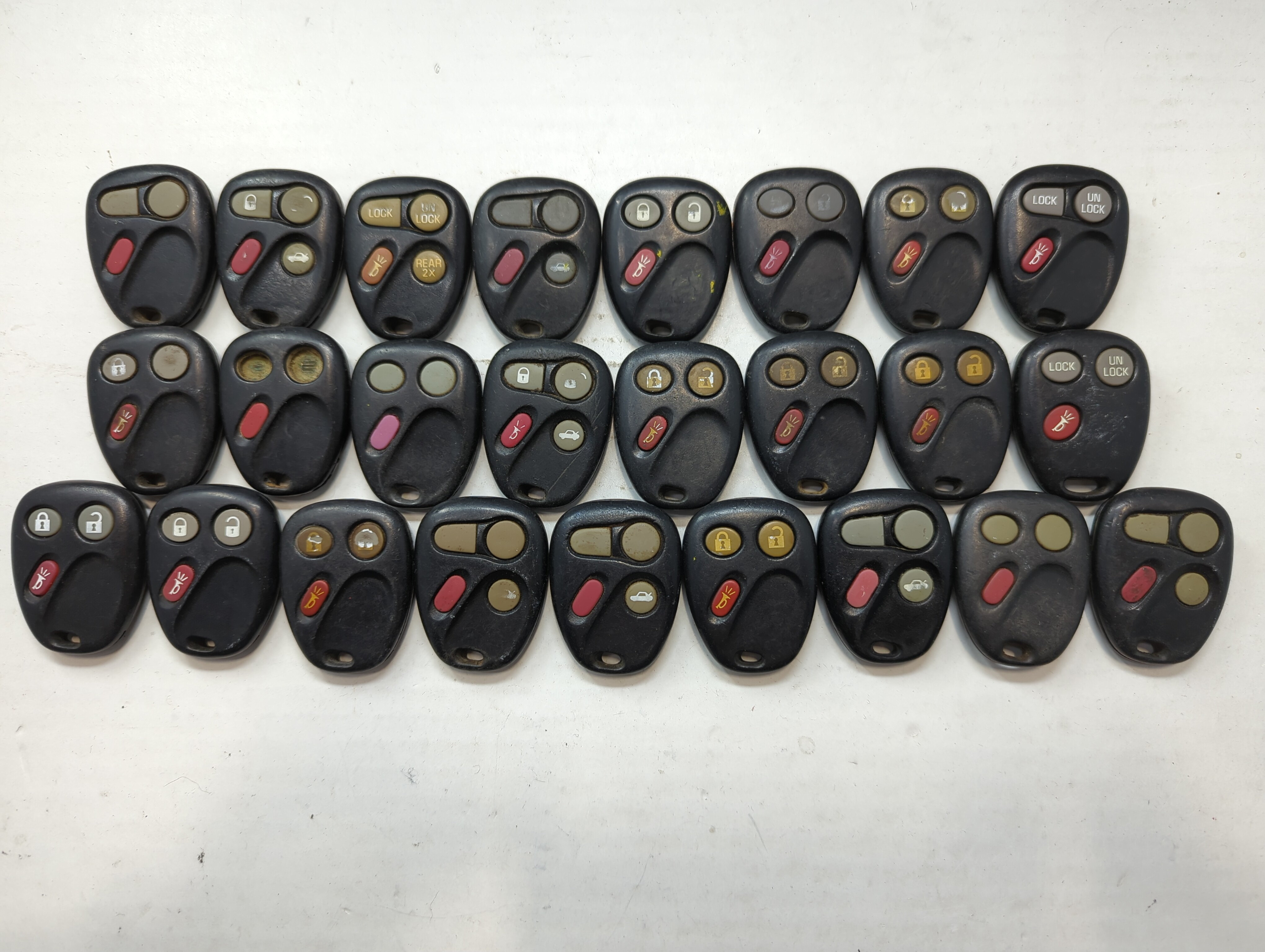 Lot of 25 Chevrolet Keyless Entry Remote Fob MIXED FCC IDS MIXED PART 722305 - Oemusedautoparts1.com