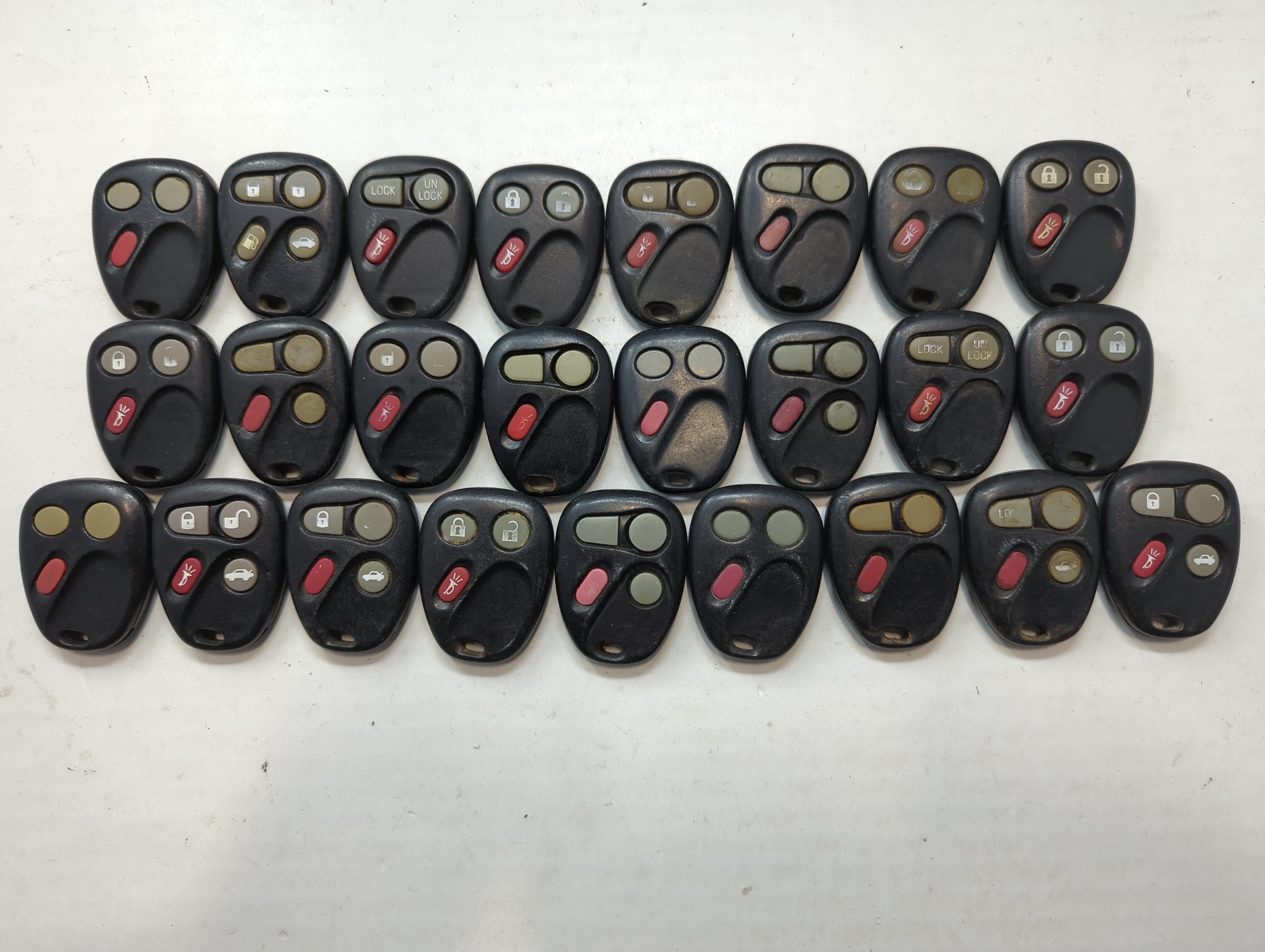 Lot of 25 Chevrolet Keyless Entry Remote Fob MIXED FCC IDS MIXED PART 722370 - Oemusedautoparts1.com