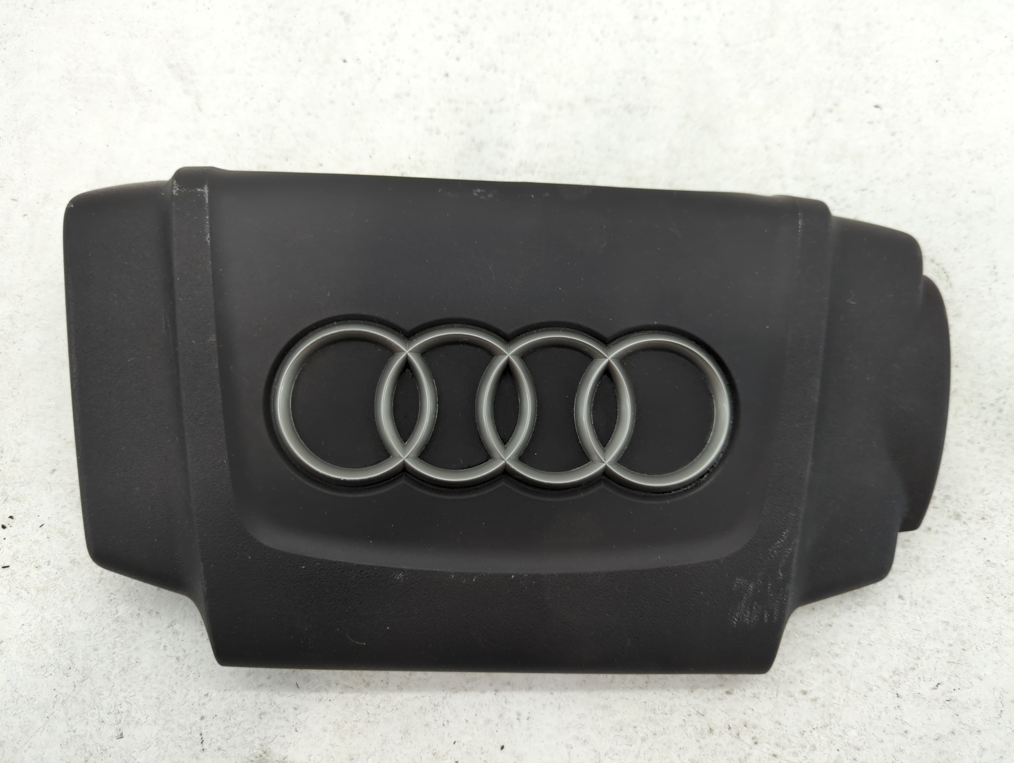 Picture of 2010 Audi Q5 Engine Cover 727545