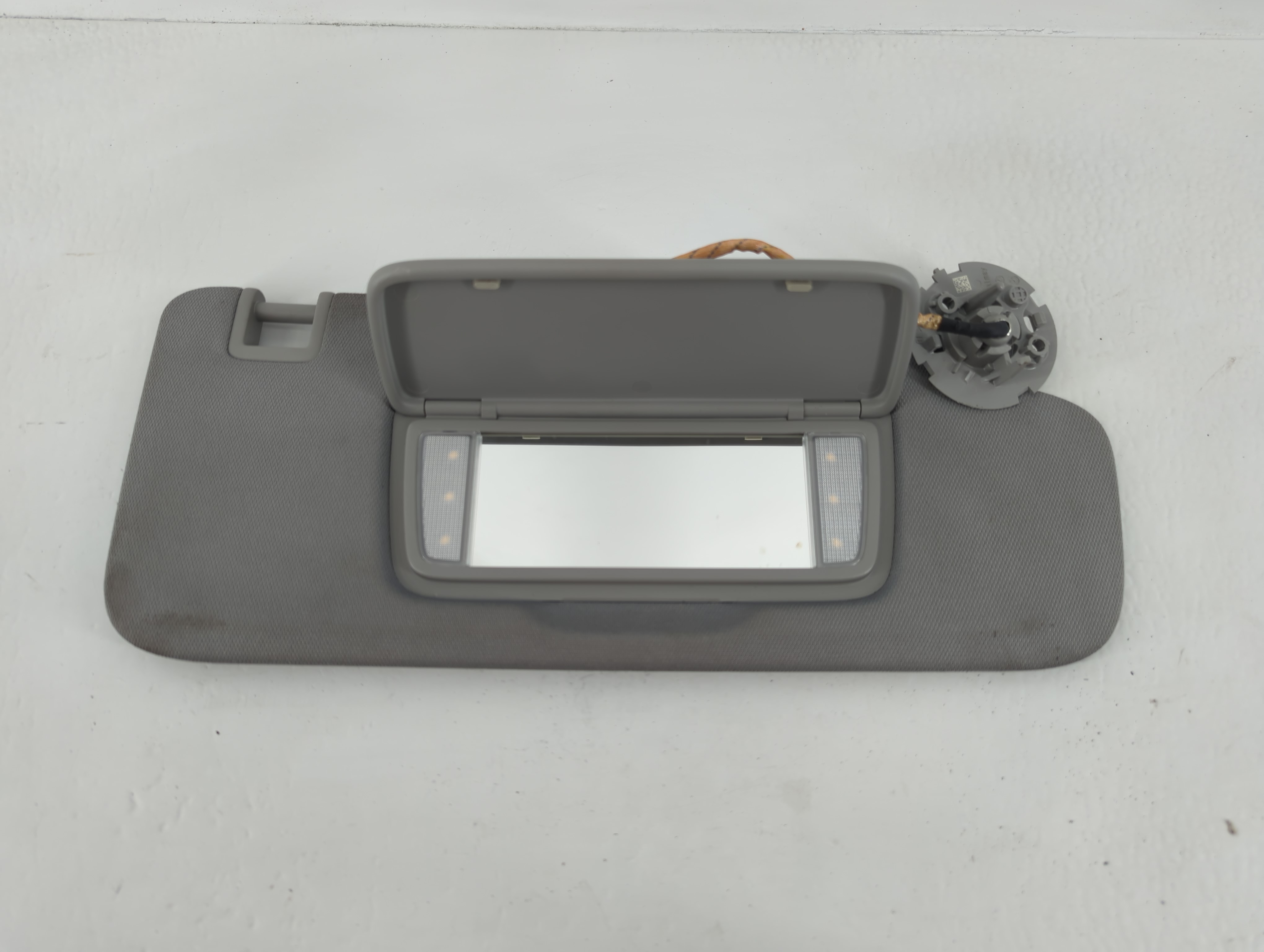 2018 Gmc Terrain Passenger Sun Visor Mirror Right Sunvisor Grey 728011 - Oemusedautoparts1.com