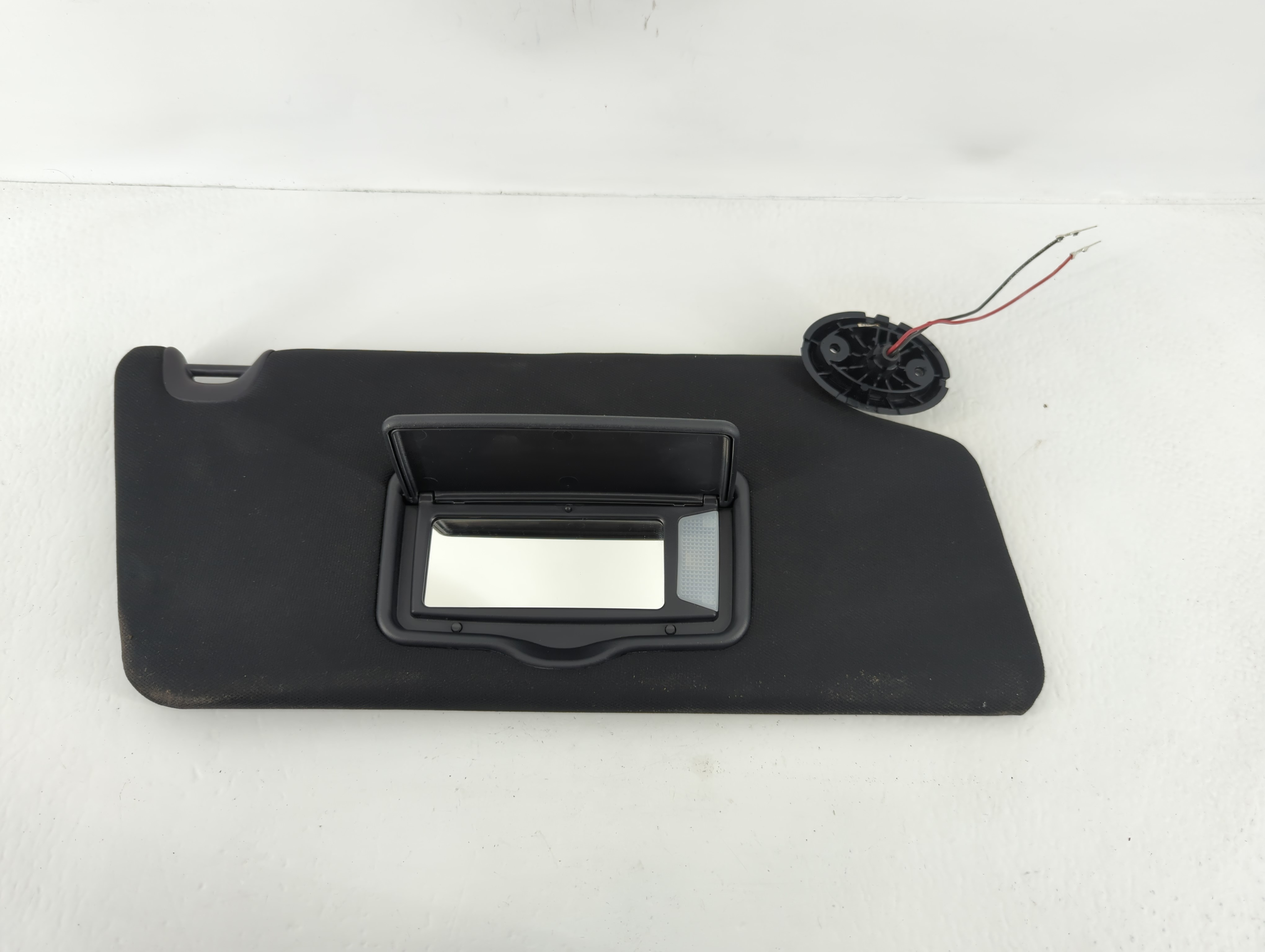 2017 Ford Explorer Passenger Sun Visor Mirror Right Sunvisor Black 728905 - Oemusedautoparts1.com