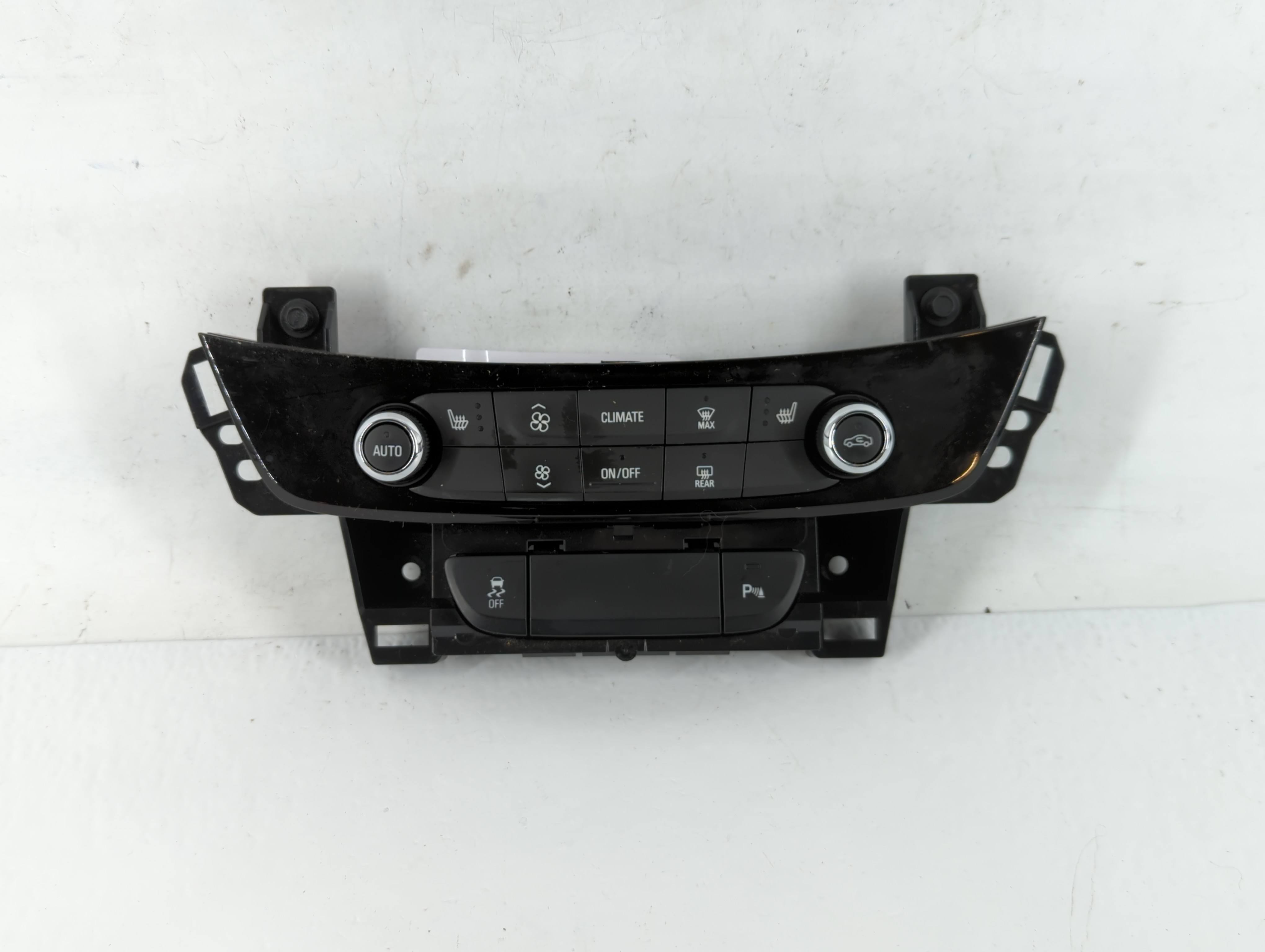 2017-2017 Buick Lacrosse Ac Heater Climate Control 84138221 730776 - Oemusedautoparts1.com