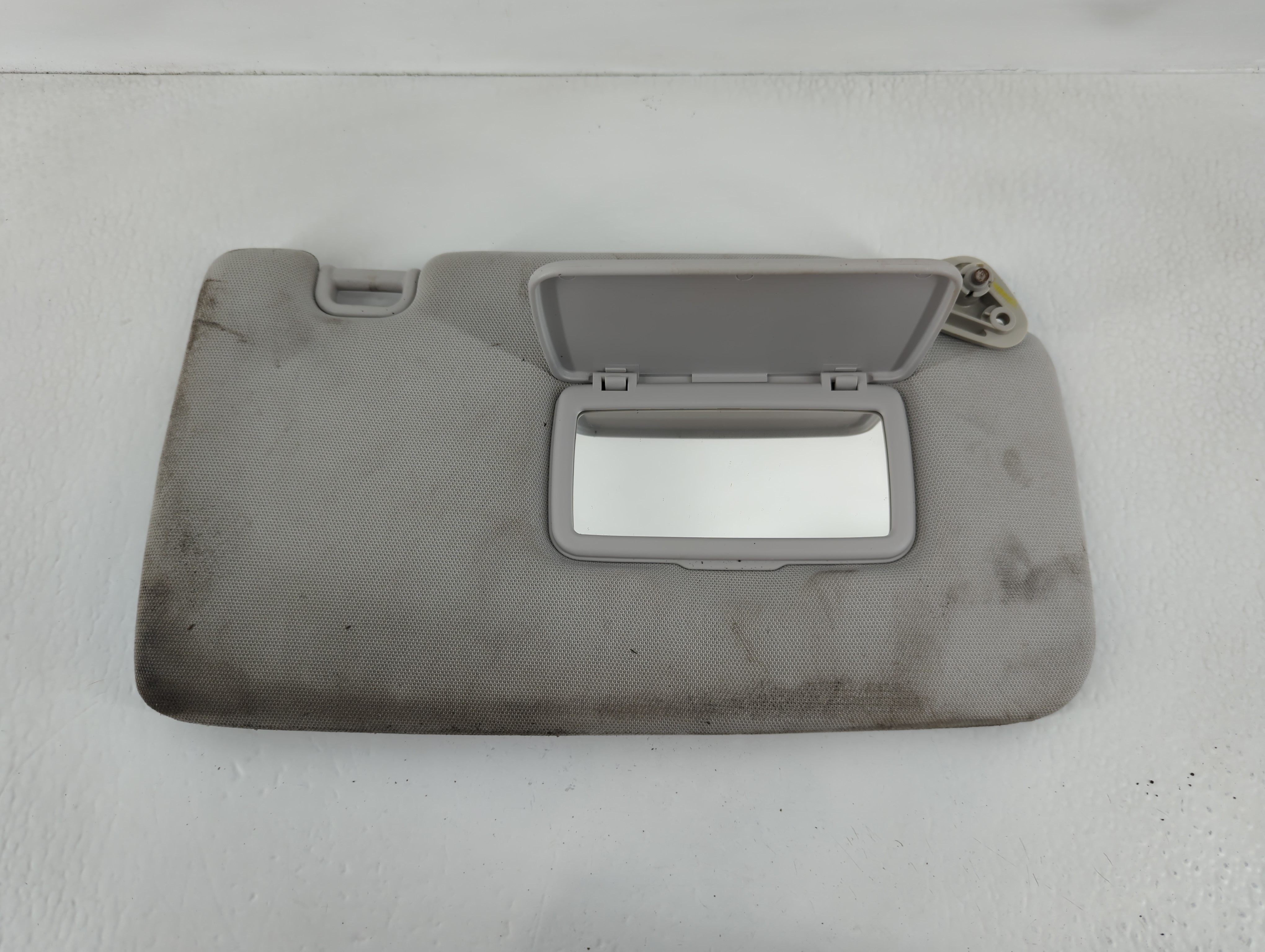 2014 Subaru Forester Passenger Sun Visor Mirror Right Sunvisor Grey 734297 - Oemusedautoparts1.com