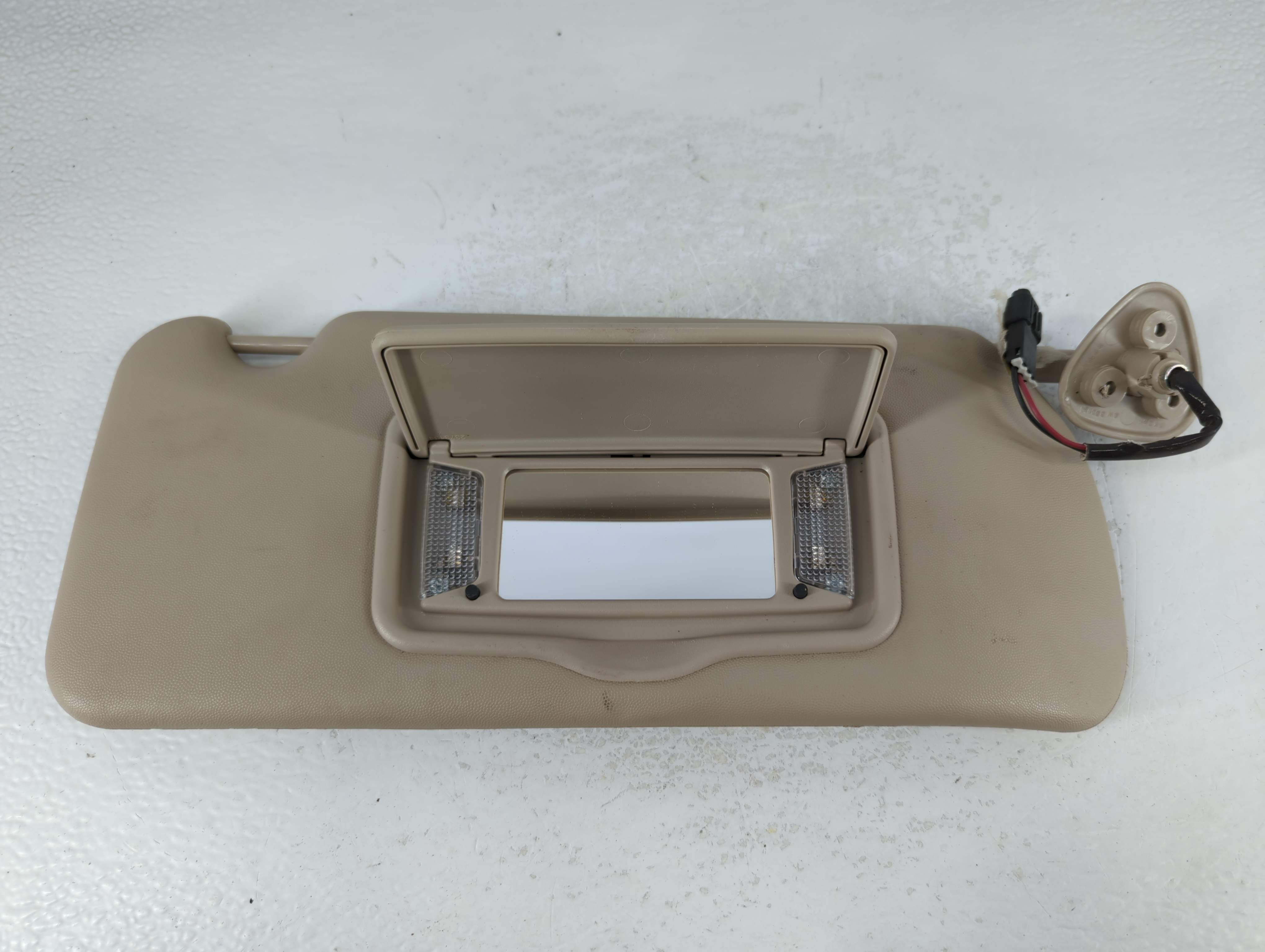 Picture of 2003-2007 Cadillac Cts Passenger Sun Visor Mirror Right Sunvisor Beige 735507