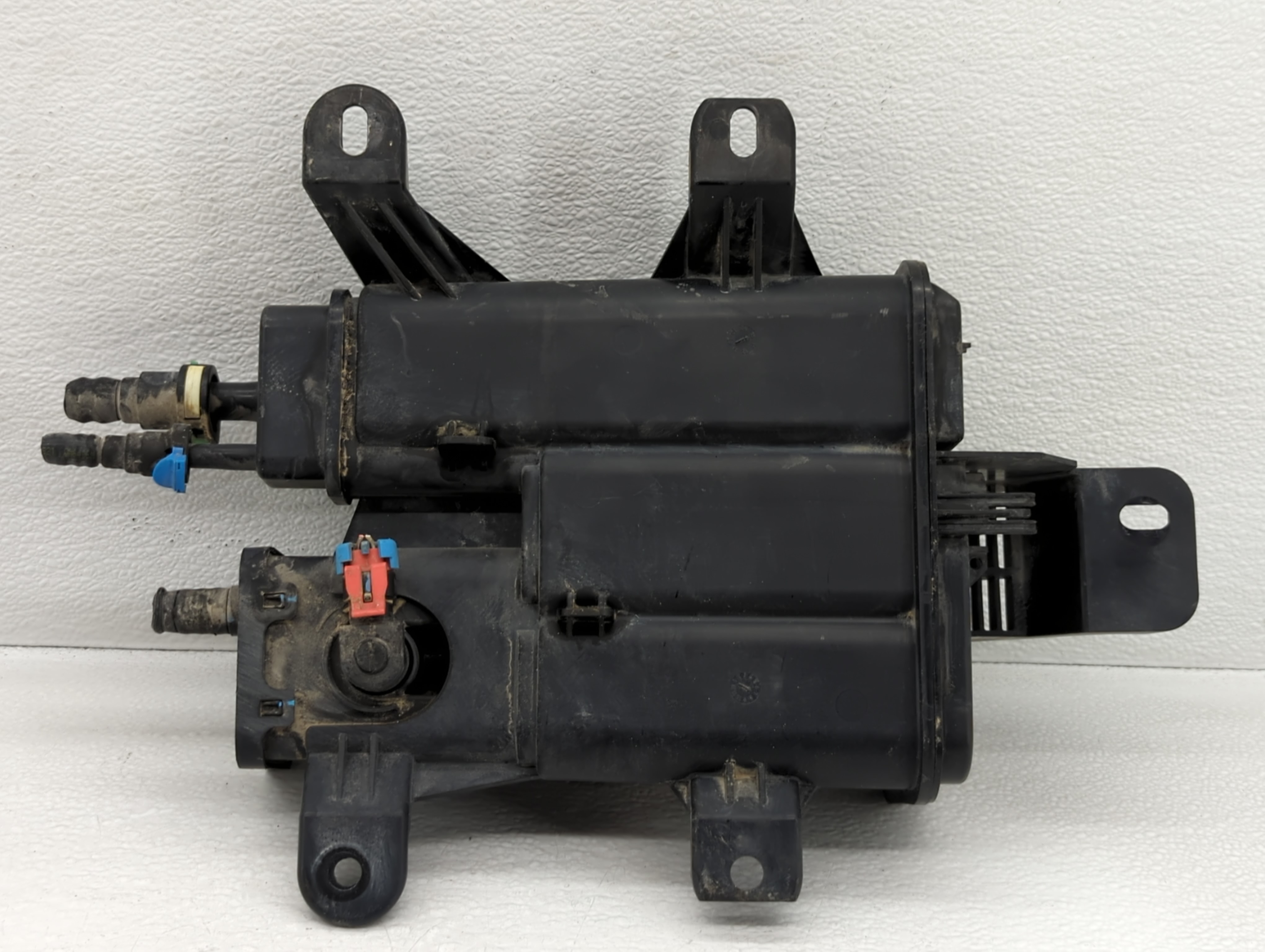 2011 Chevrolet Equinox Fuel Vapor Charcoal Canister 735622 - Oemusedautoparts1.com