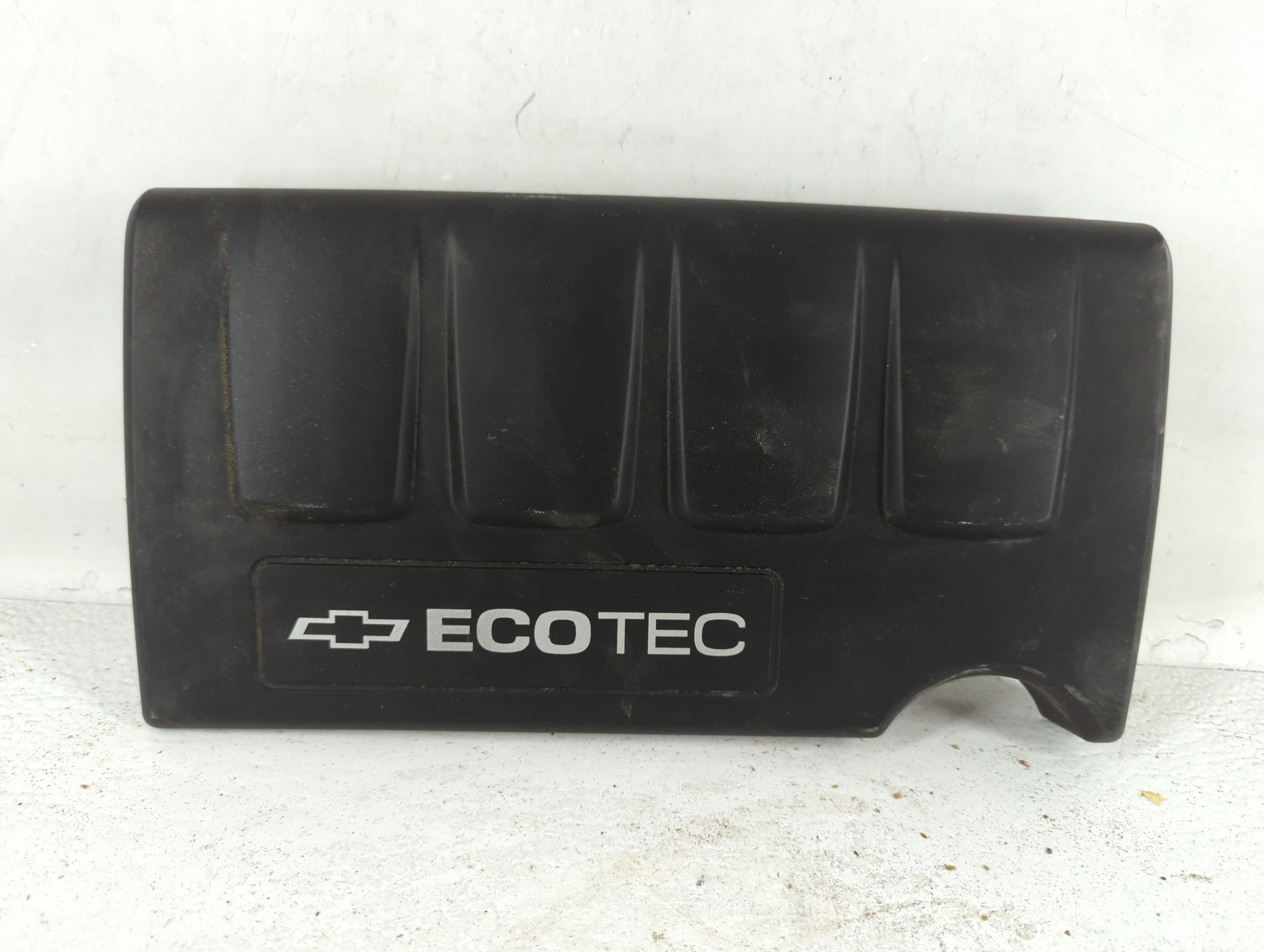 Picture of 2014 Chevrolet Sonic Engine Cover 735637
