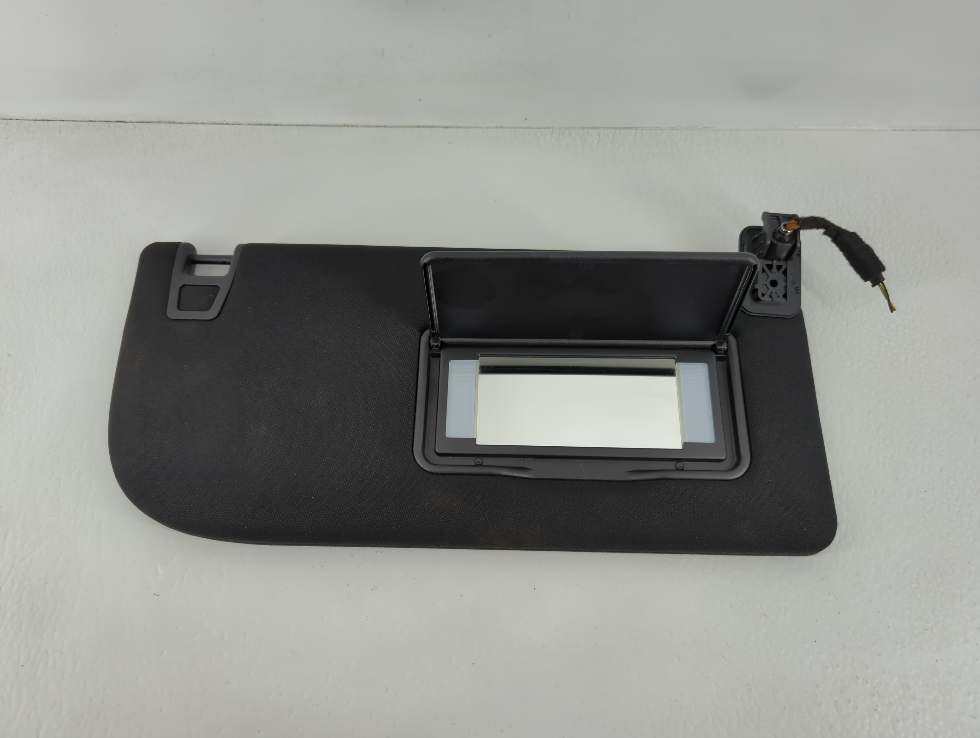 2015-2020 Dodge Charger Passenger Sun Visor Mirror Right Sunvisor Black 736146 - Oemusedautoparts1.com