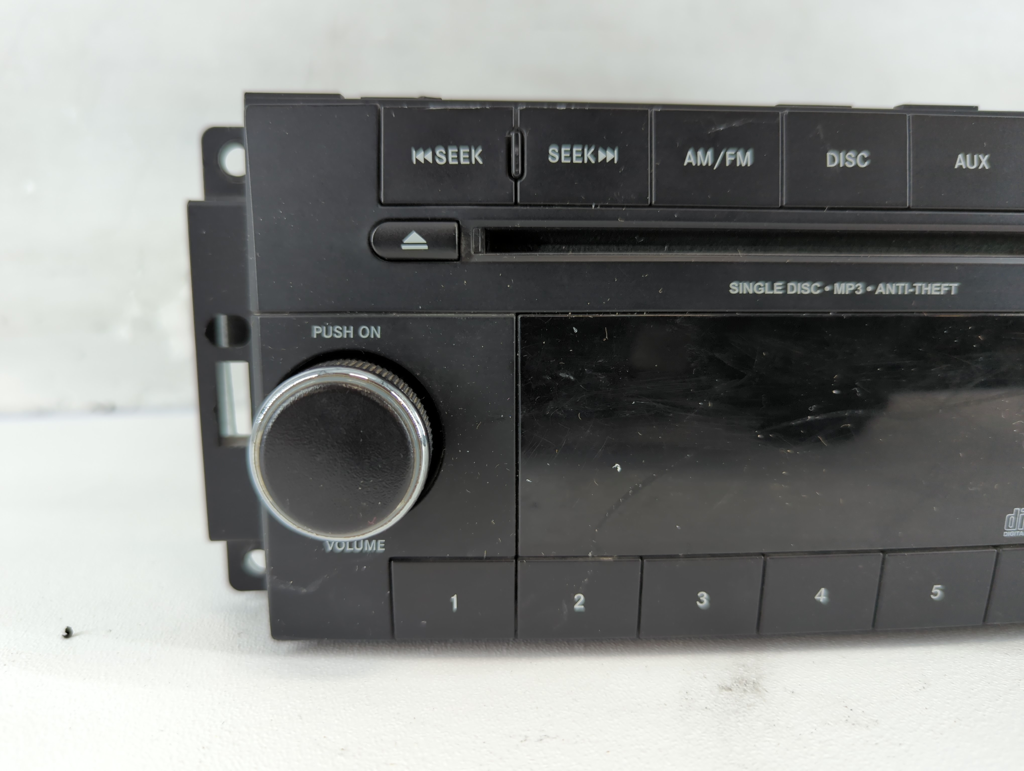 Picture of 2011-2012 Jeep Patriot Am Fm Cd Player Radio Receiver 737687
