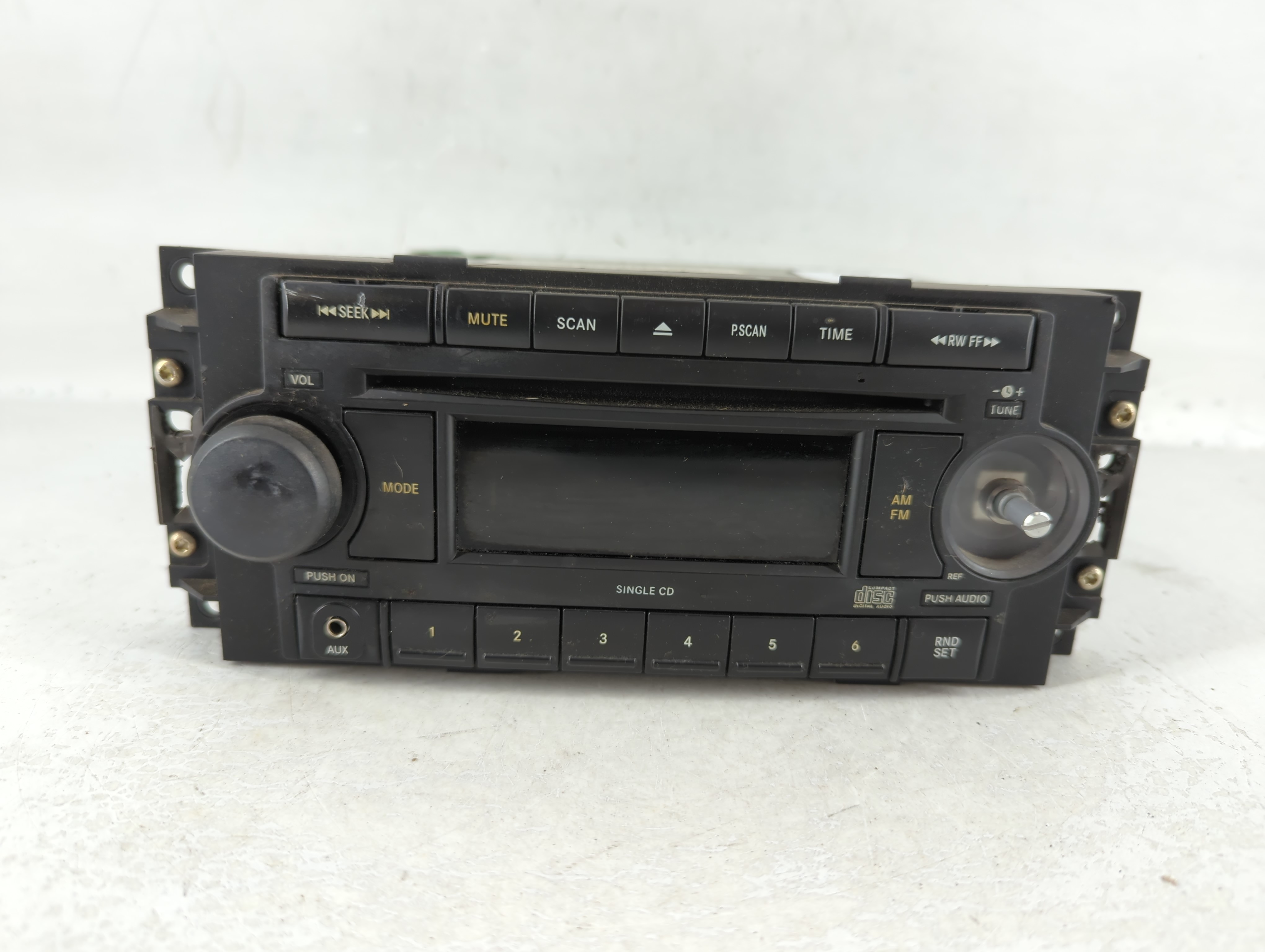 2007 Dodge Ram 1500 Am Fm Cd Player Radio Receiver 737912 - Oemusedautoparts1.com