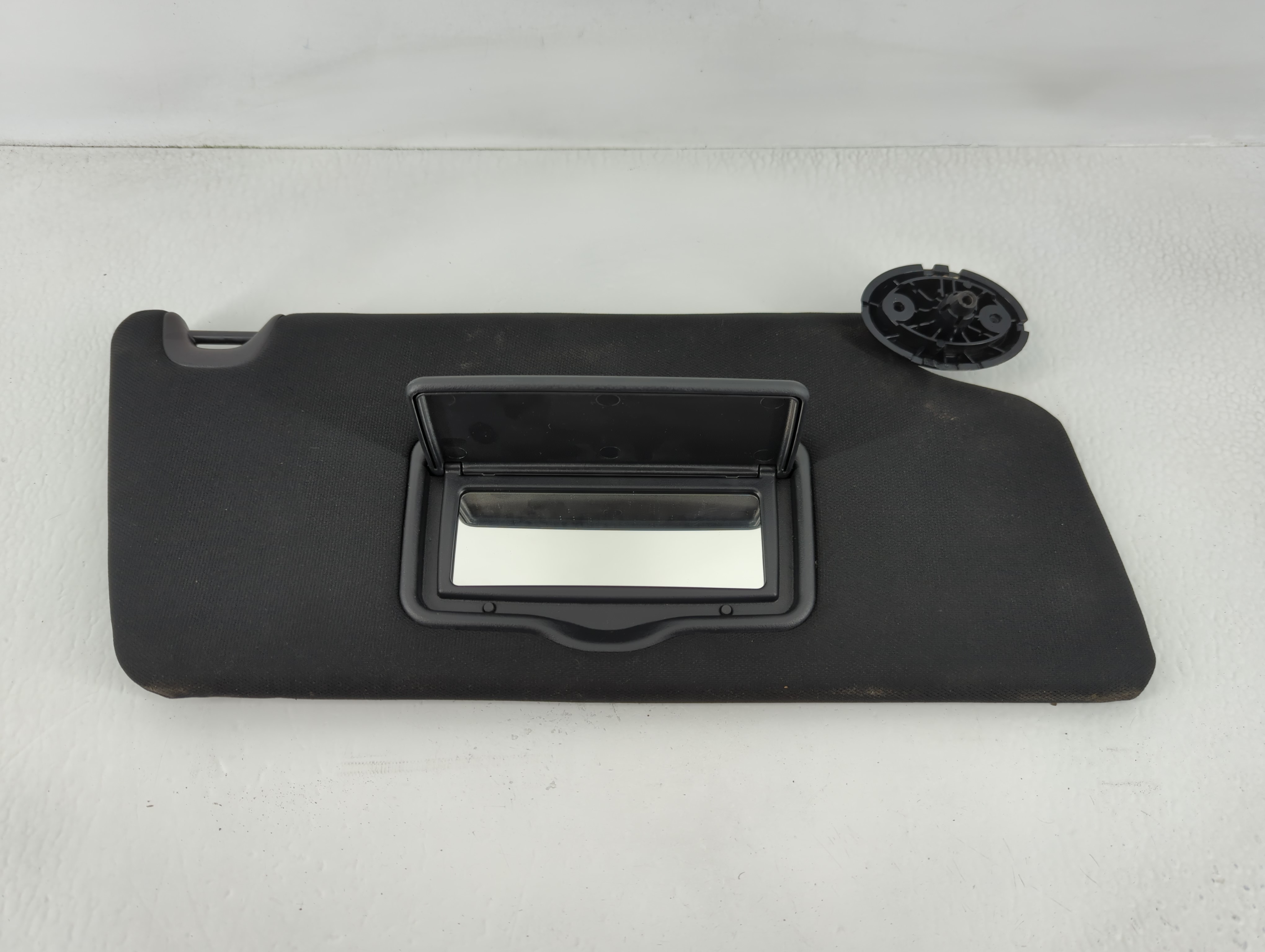 2017 Ford Explorer Passenger Sun Visor Mirror Right Sunvisor Black 738833 - Oemusedautoparts1.com