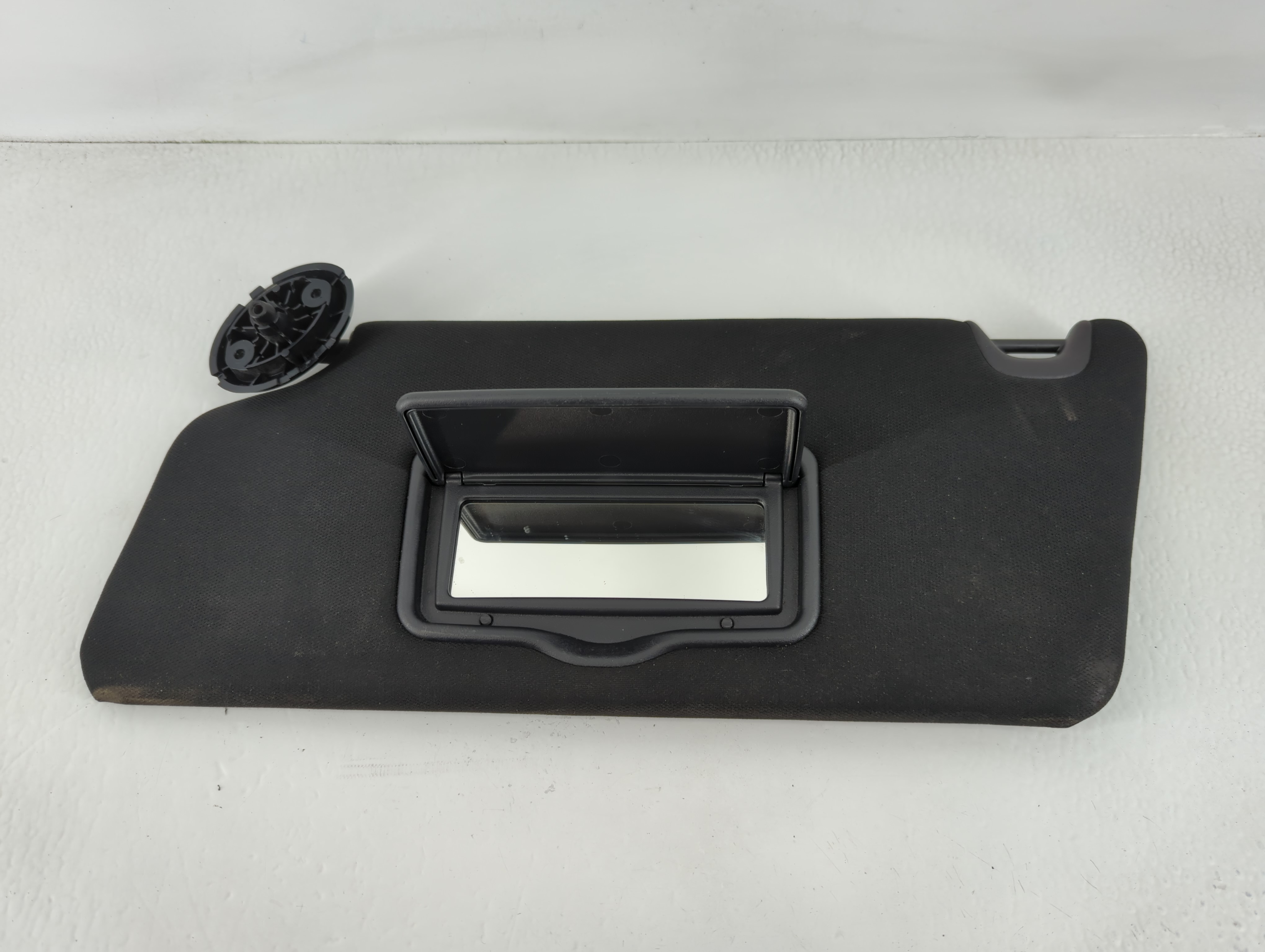 2017 Ford Explorer Driver Sun Visor Mirror Left Sunvisor Black 738836 - Oemusedautoparts1.com
