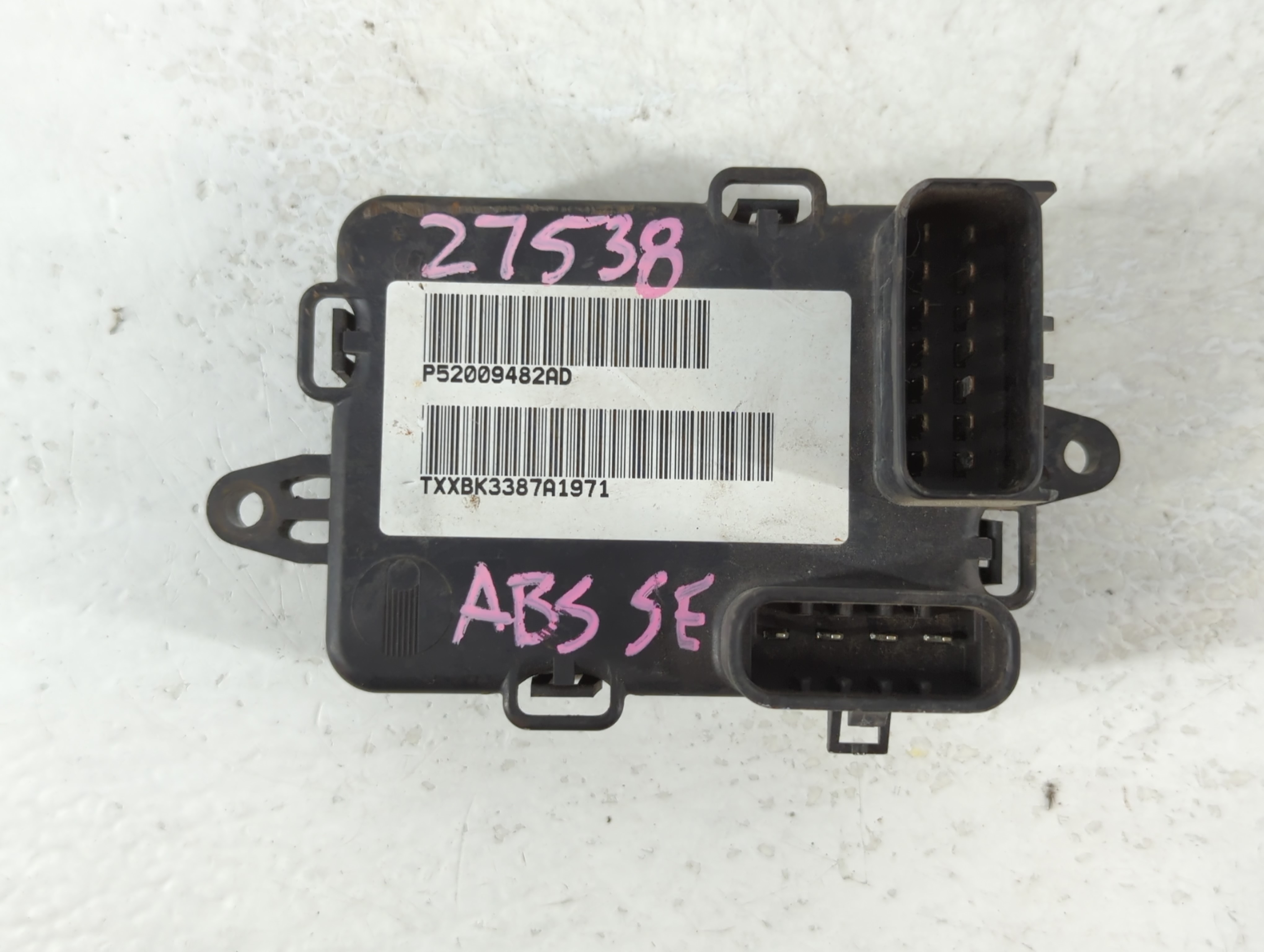 Picture of 1998-1998 Dodge Dakota Chassis Control Module Ccm Bcm Body Control 739259
