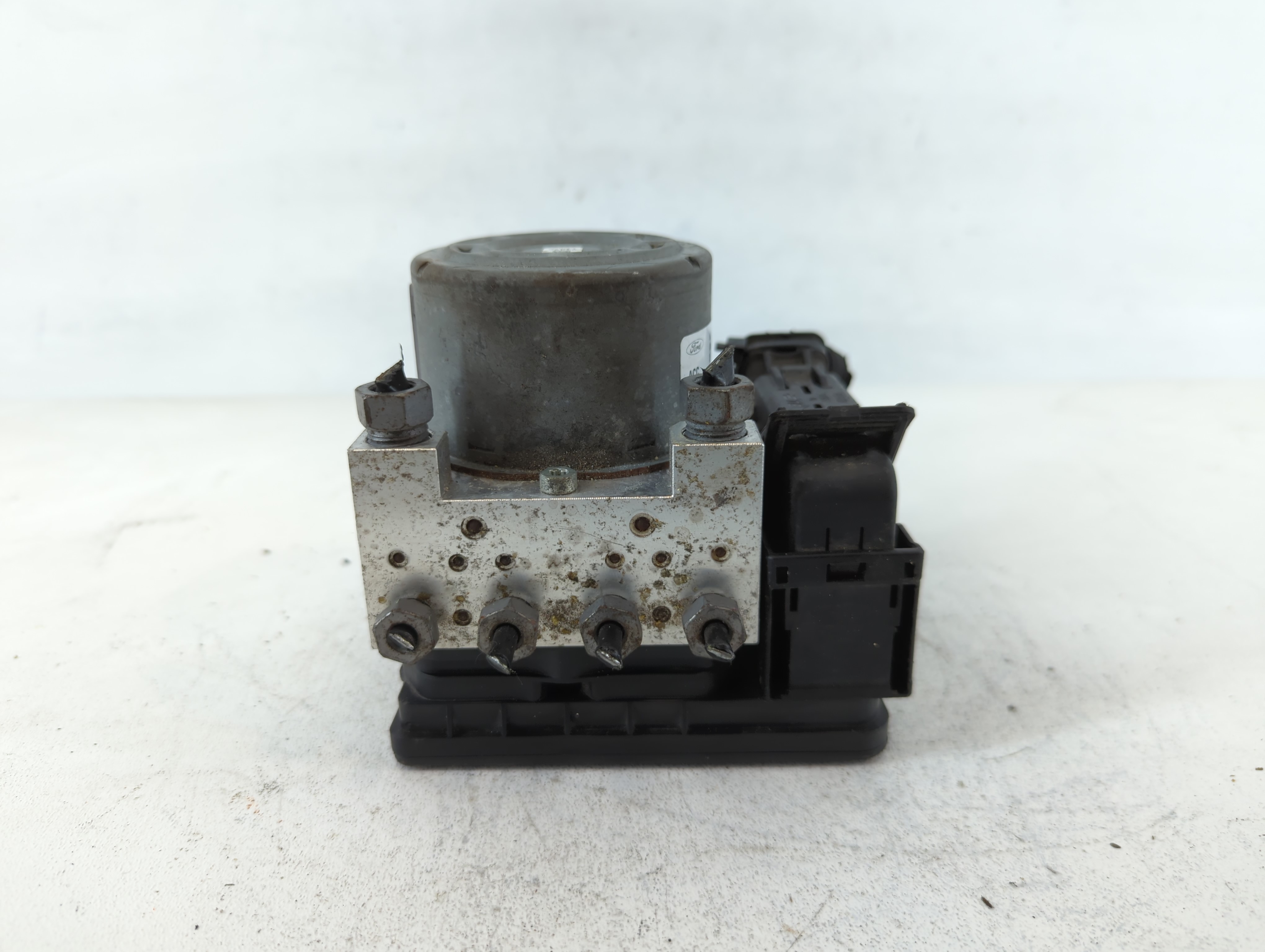 2017 Ford Explorer Abs Pump Control Module 739704 - Oemusedautoparts1.com