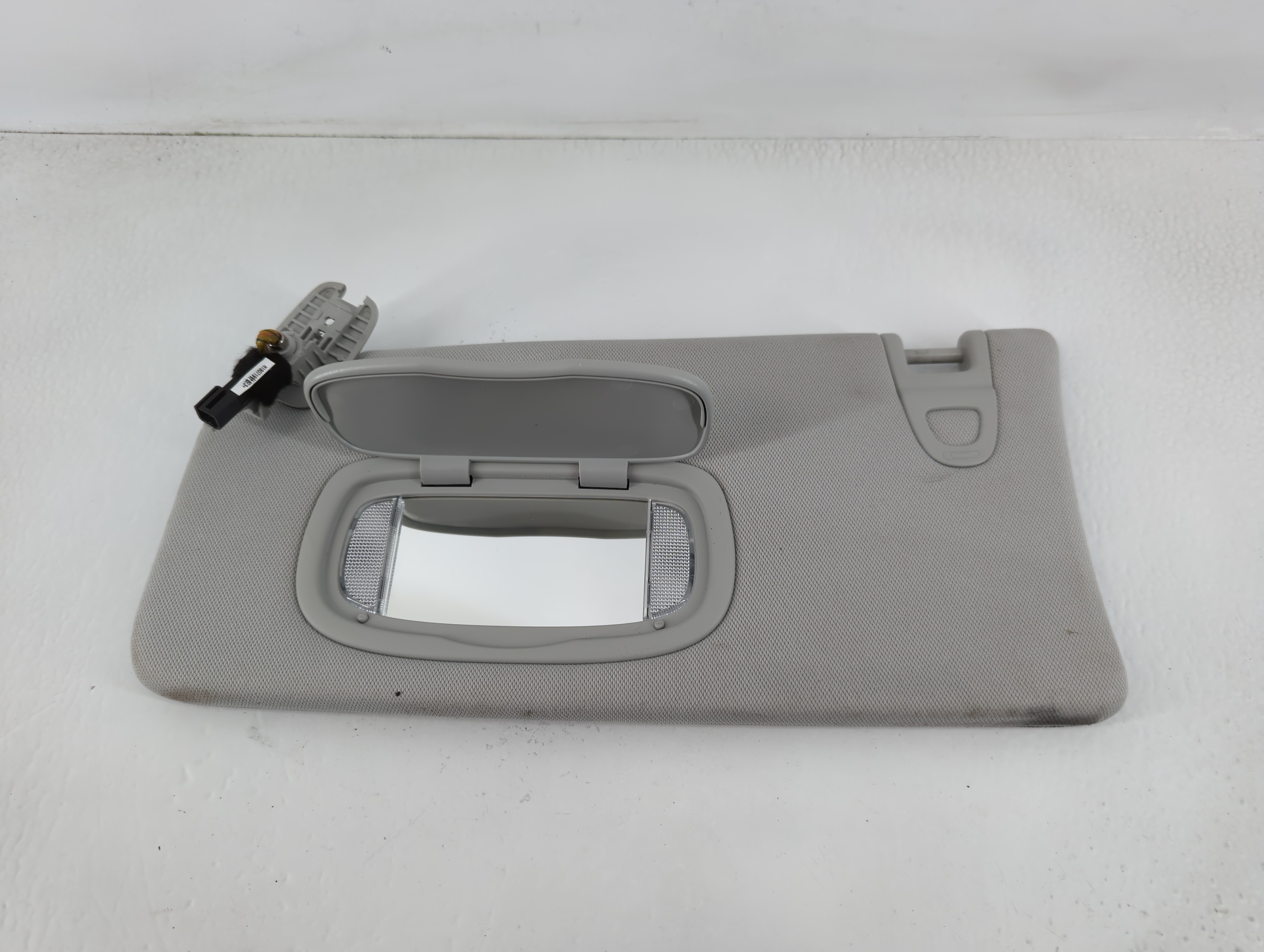 2019 Jeep Compass Driver Sun Visor Mirror Left Sunvisor Grey 740510 - Oemusedautoparts1.com