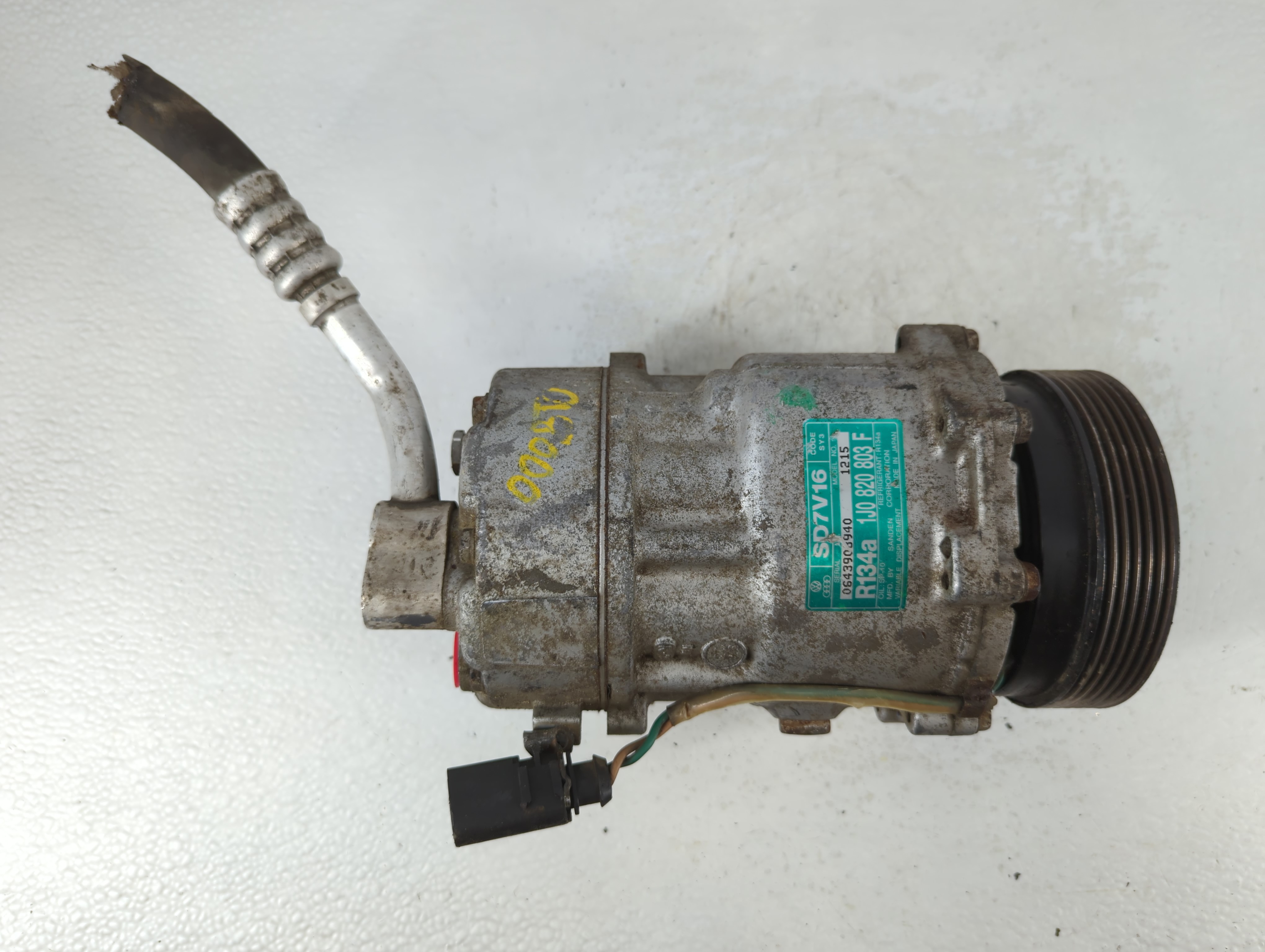 Picture of Volkswagen Beetle Air Conditioning A/c Ac Compressor Oem 740767