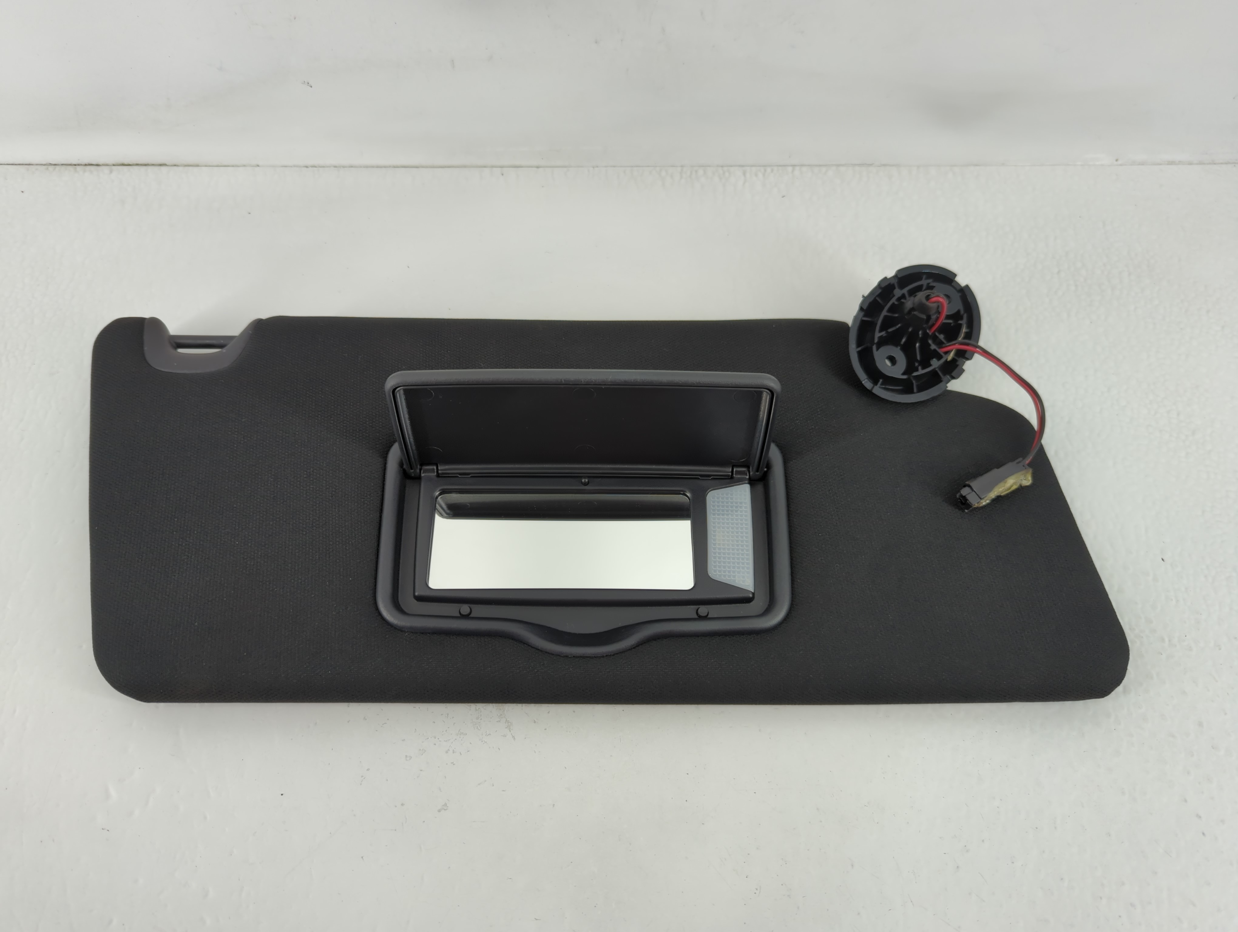 2017 Ford Explorer Passenger Sun Visor Mirror Right Sunvisor Black 741895 - Oemusedautoparts1.com